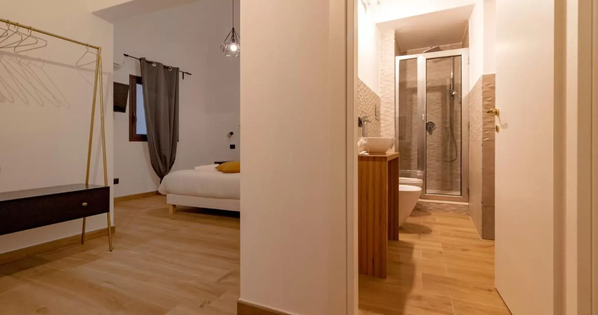 Bedroom, Bathroom in Siculis