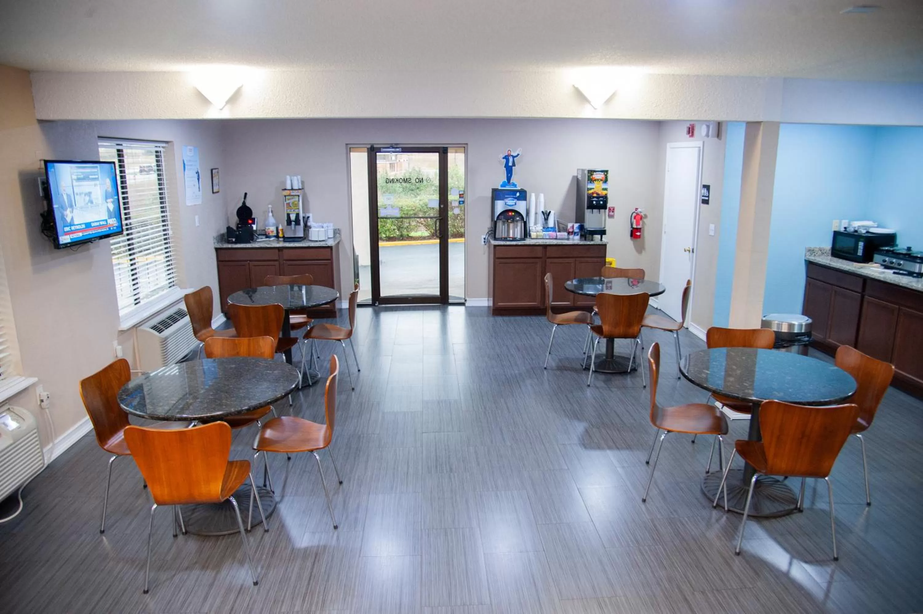 Continental breakfast in Super 8 by Wyndham Crestview