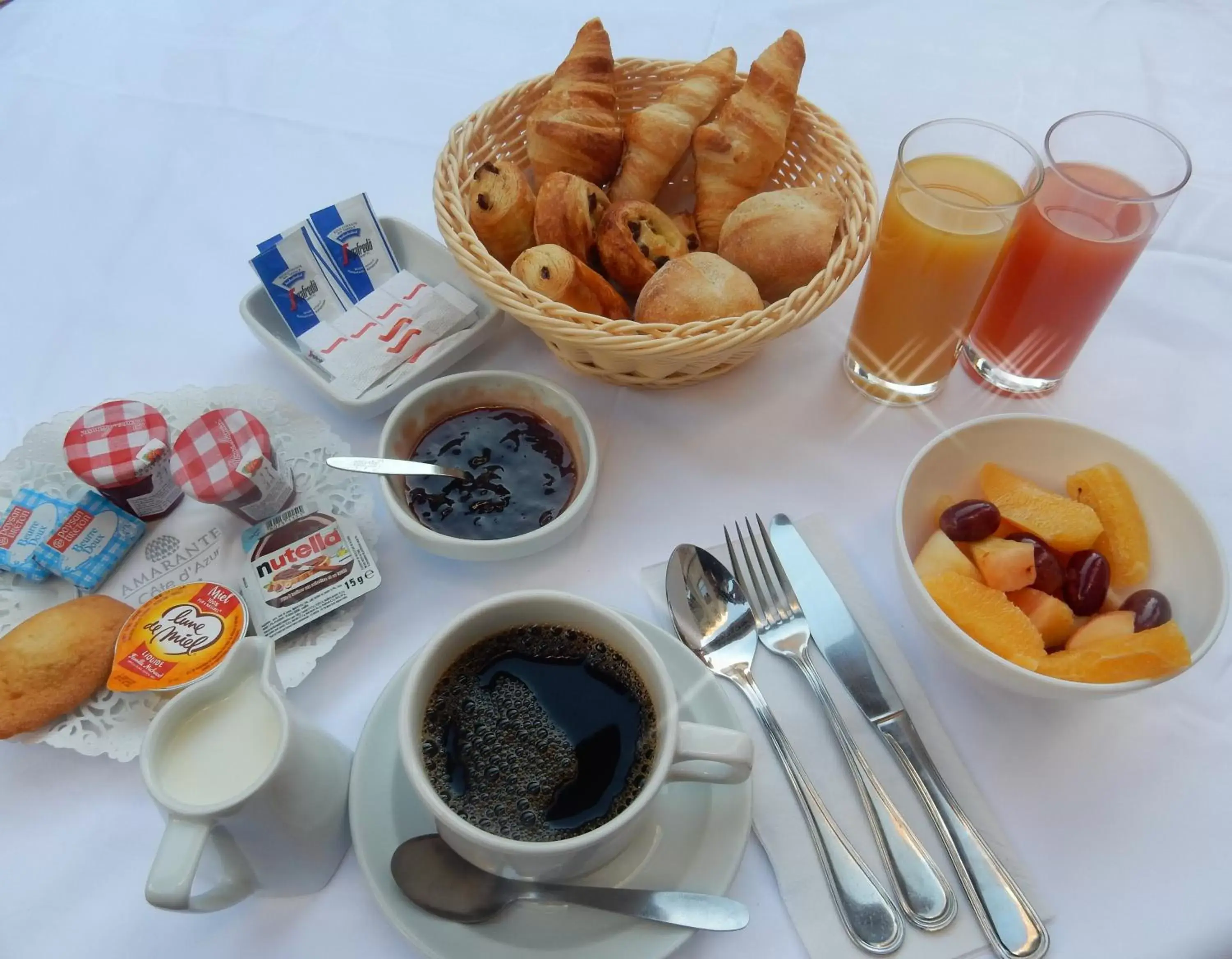 Breakfast in Amarante Cannes
