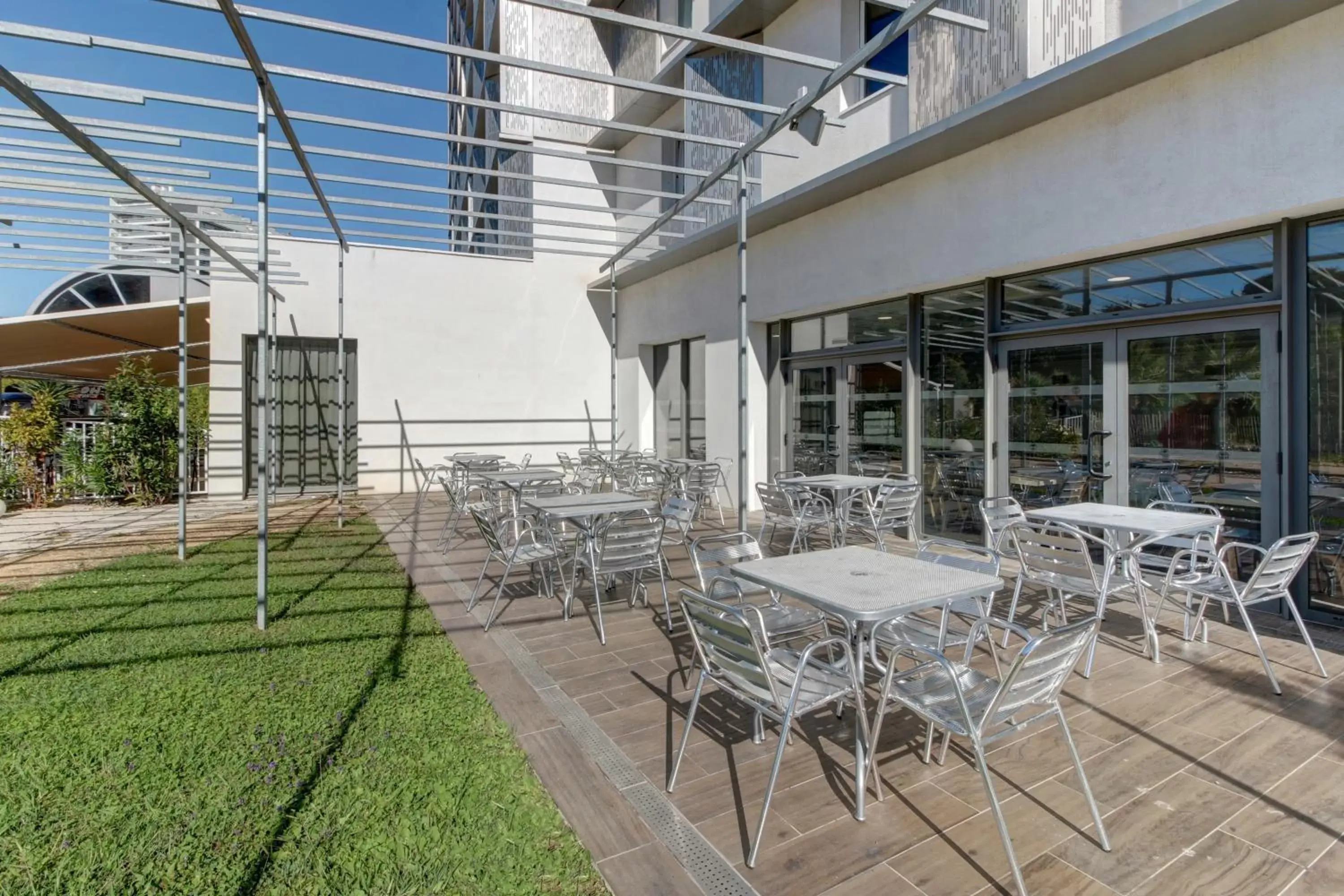 Balcony/Terrace in B&B HOTEL Marseille Prado Vélodrome