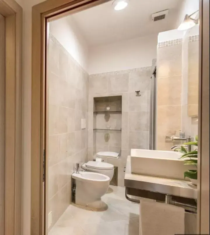Shower, Bathroom in B&D Dolce Vita