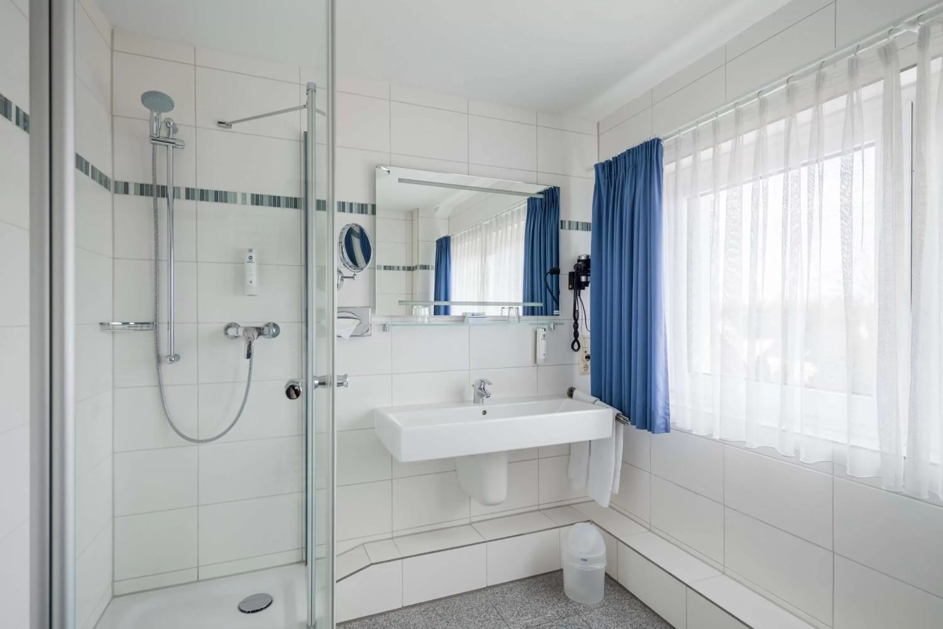 Photo of the whole room, Bathroom in Best Western Hotel Heide