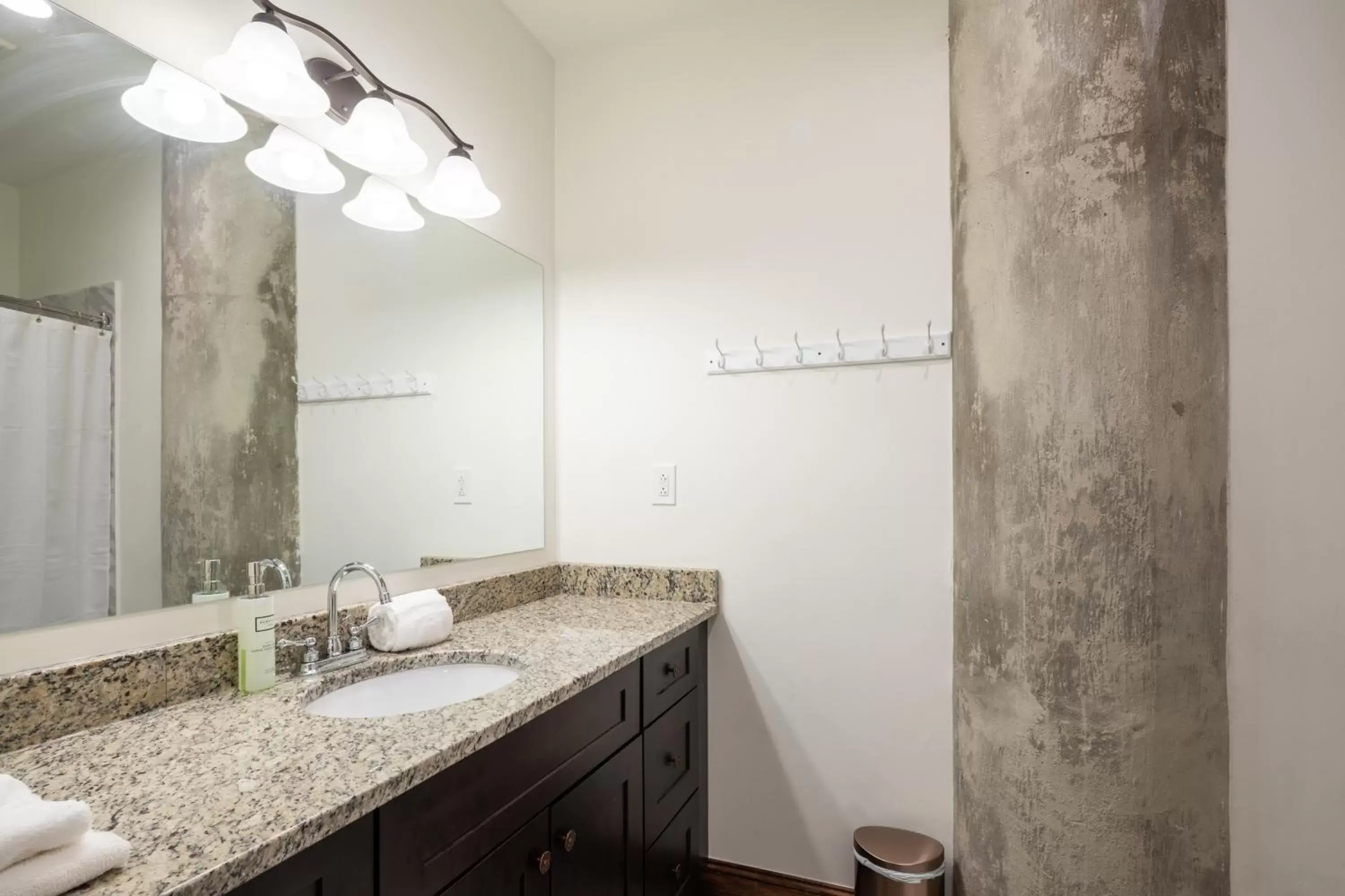 Bathroom in Sosuite at Independence Lofts - Callowhill