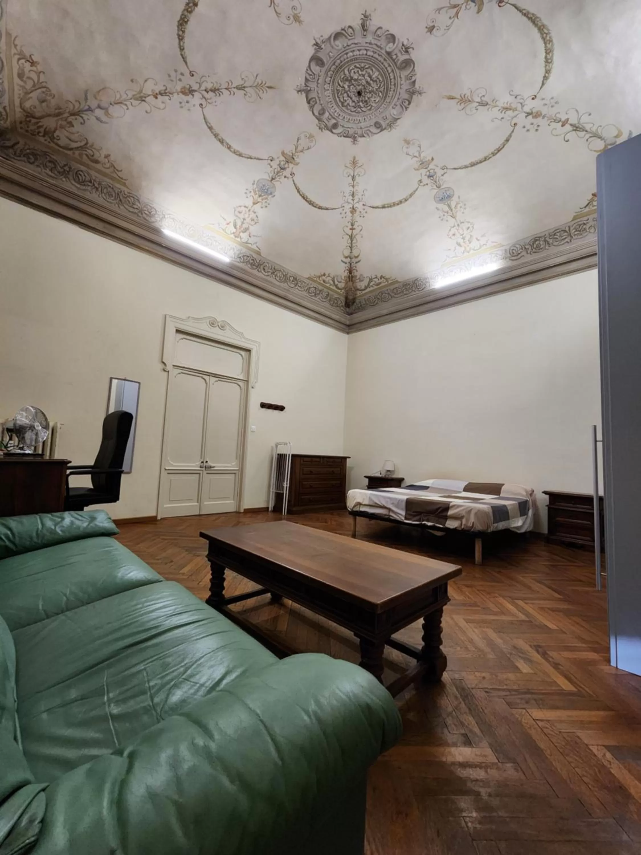 Bed, Seating Area in TATA HOMES