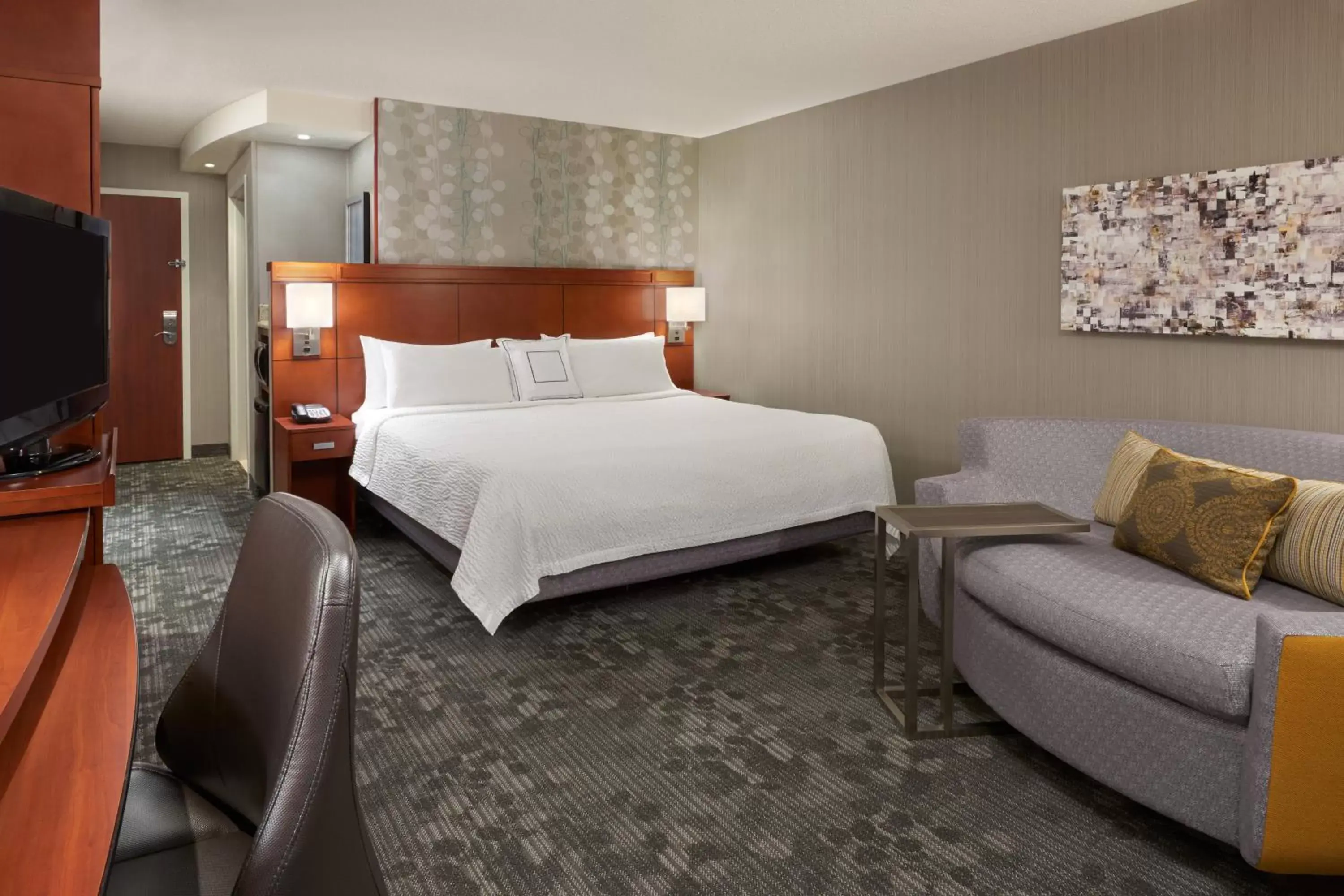 Photo of the whole room, Bed in Courtyard by Marriott Kingston Highway 401