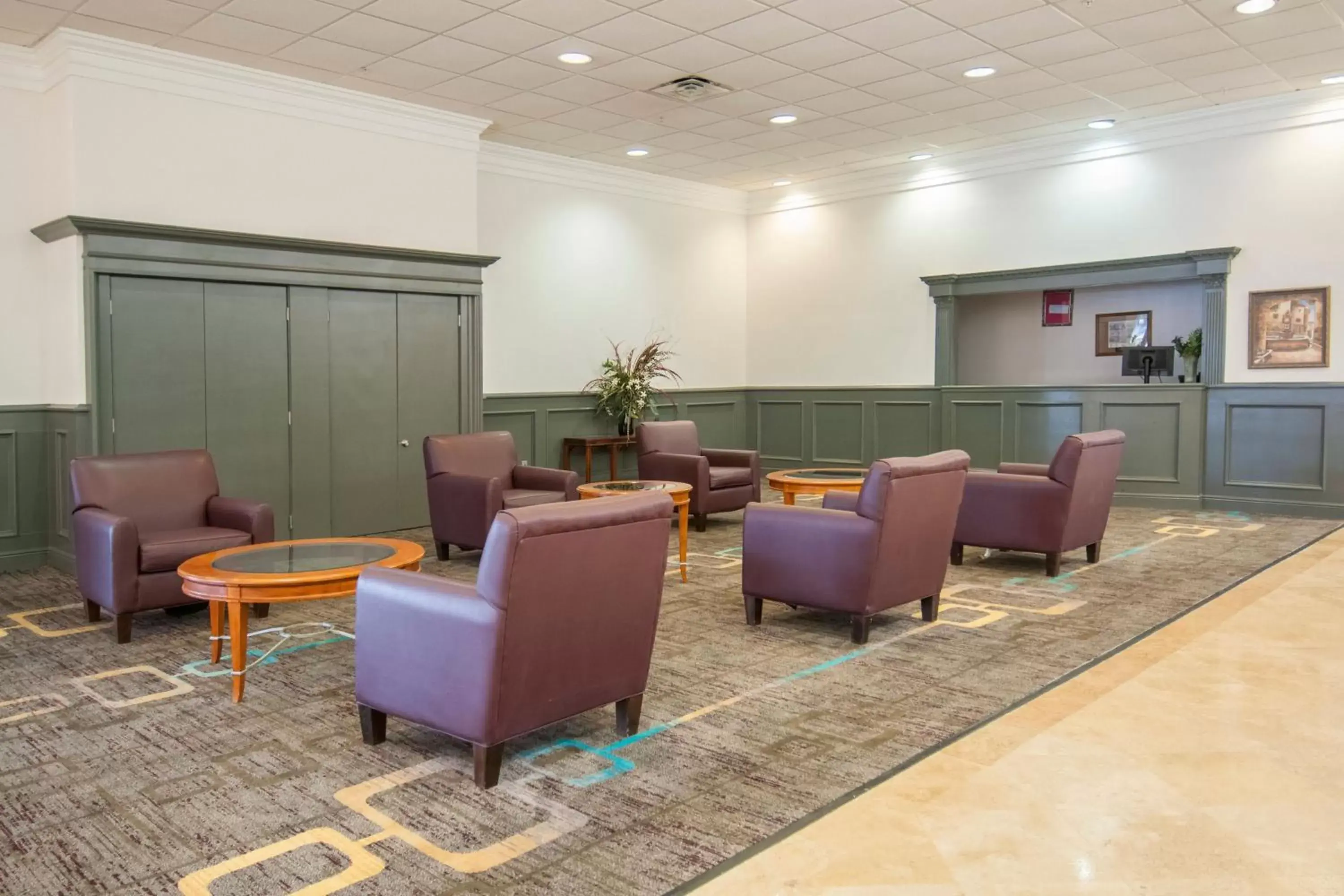 Lobby or reception in Avalon Hotel & Suites Alexandria