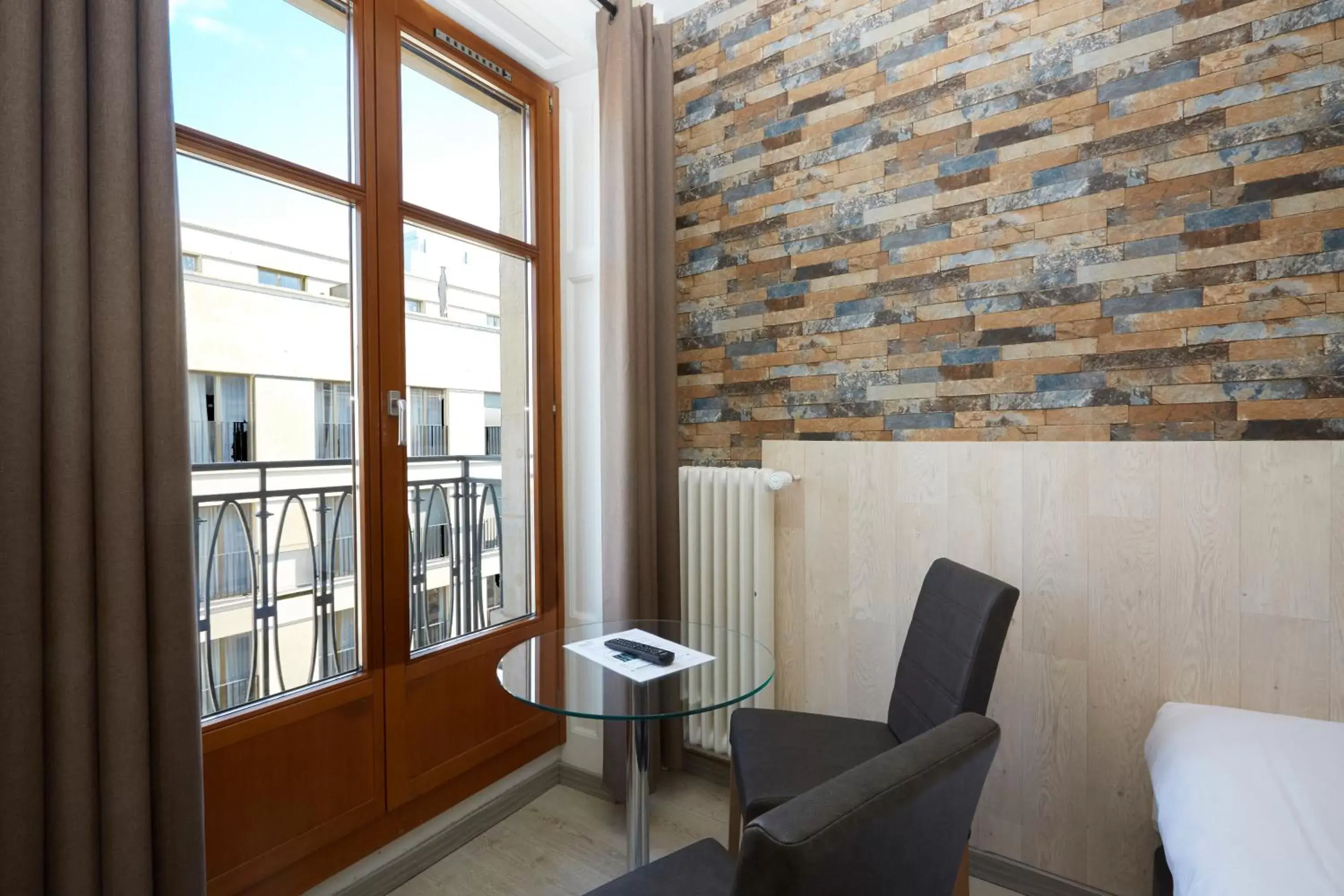 Photo of the whole room, Seating Area in Hotel Central