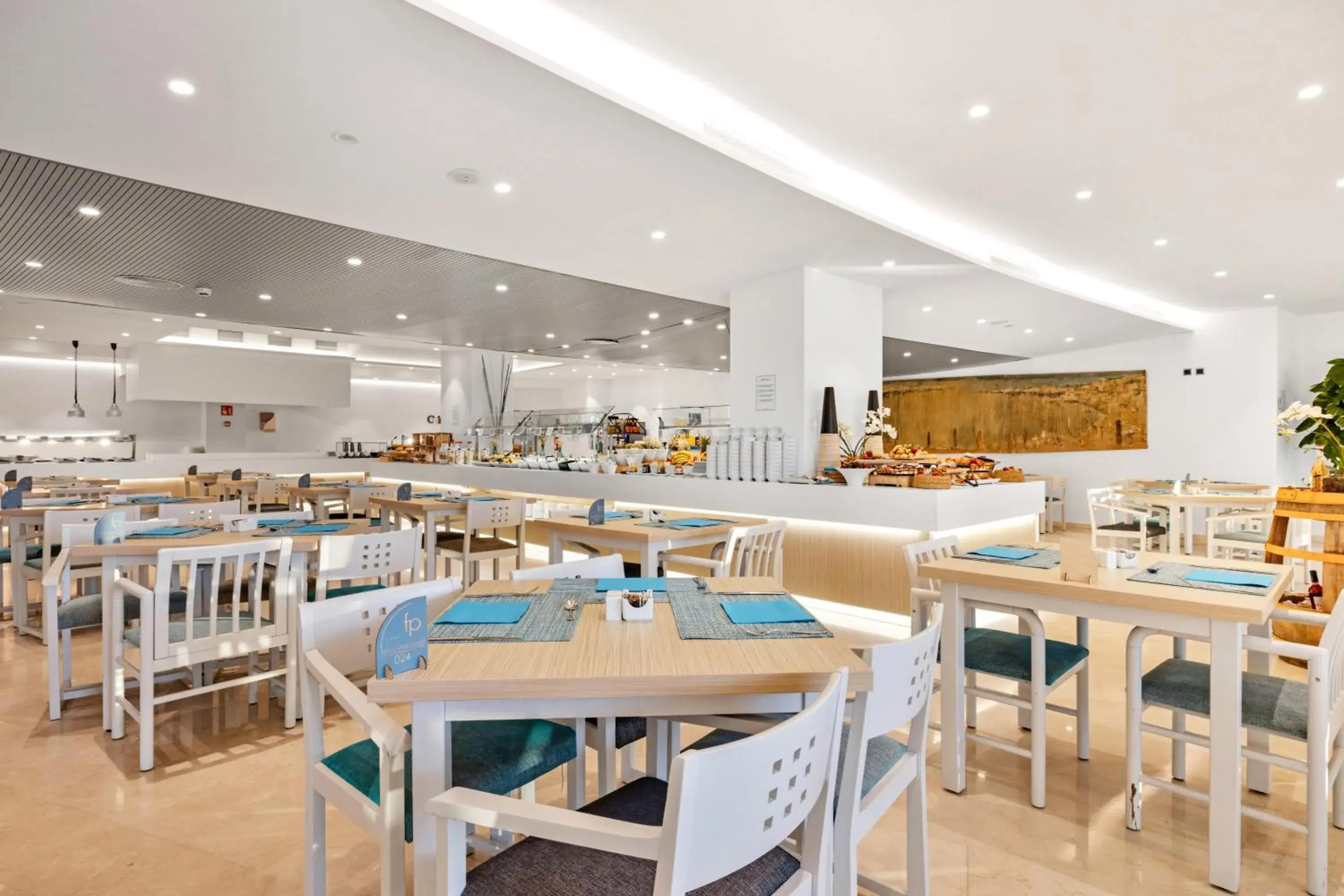 Restaurant/places to eat in Aparthotel Fontanellas Playa Restaurant/places to eat in Aparthotel Fontanellas Playa