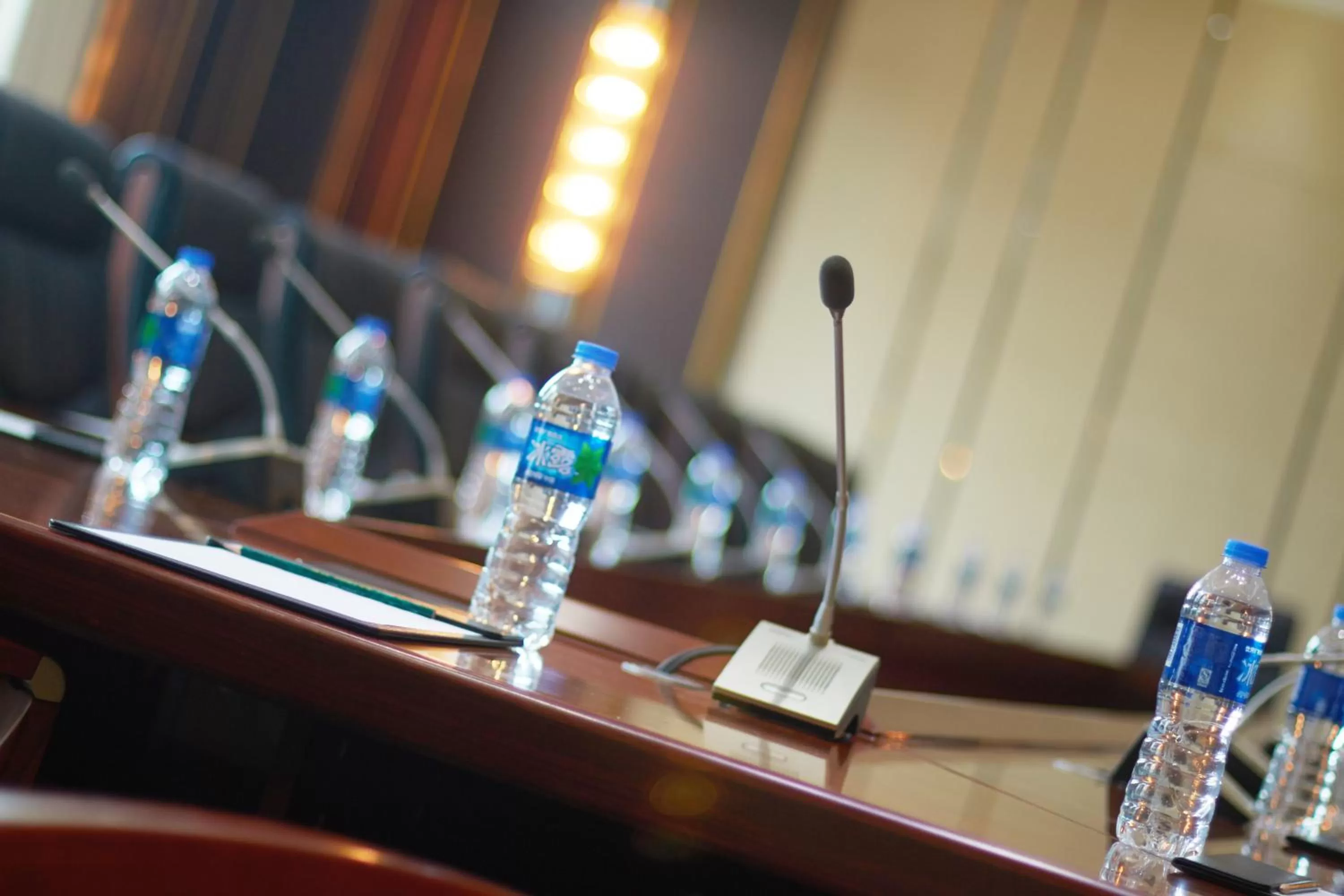 Meeting/conference room in Holiday Inn Express Luoyang City Center by IHG