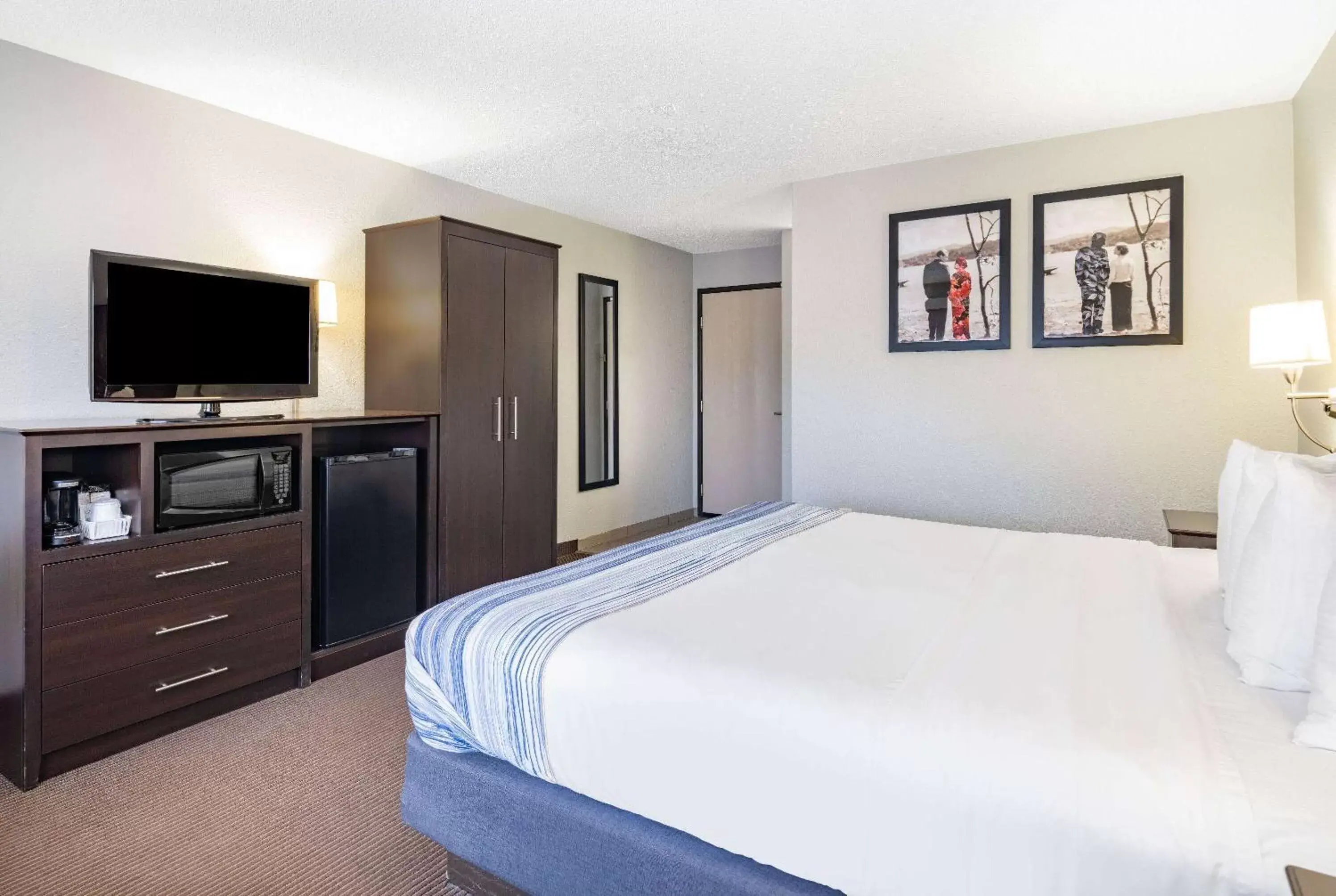 Photo of the whole room, Bed in AmericInn by Wyndham Plover Stevens Point Photo of the whole room, Bed in AmericInn by Wyndham Plover Stevens Point