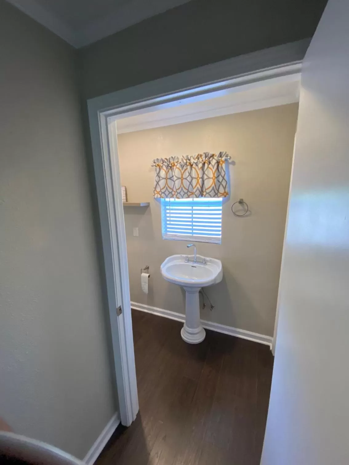 Bathroom in Andy Griffith Parkway Inn