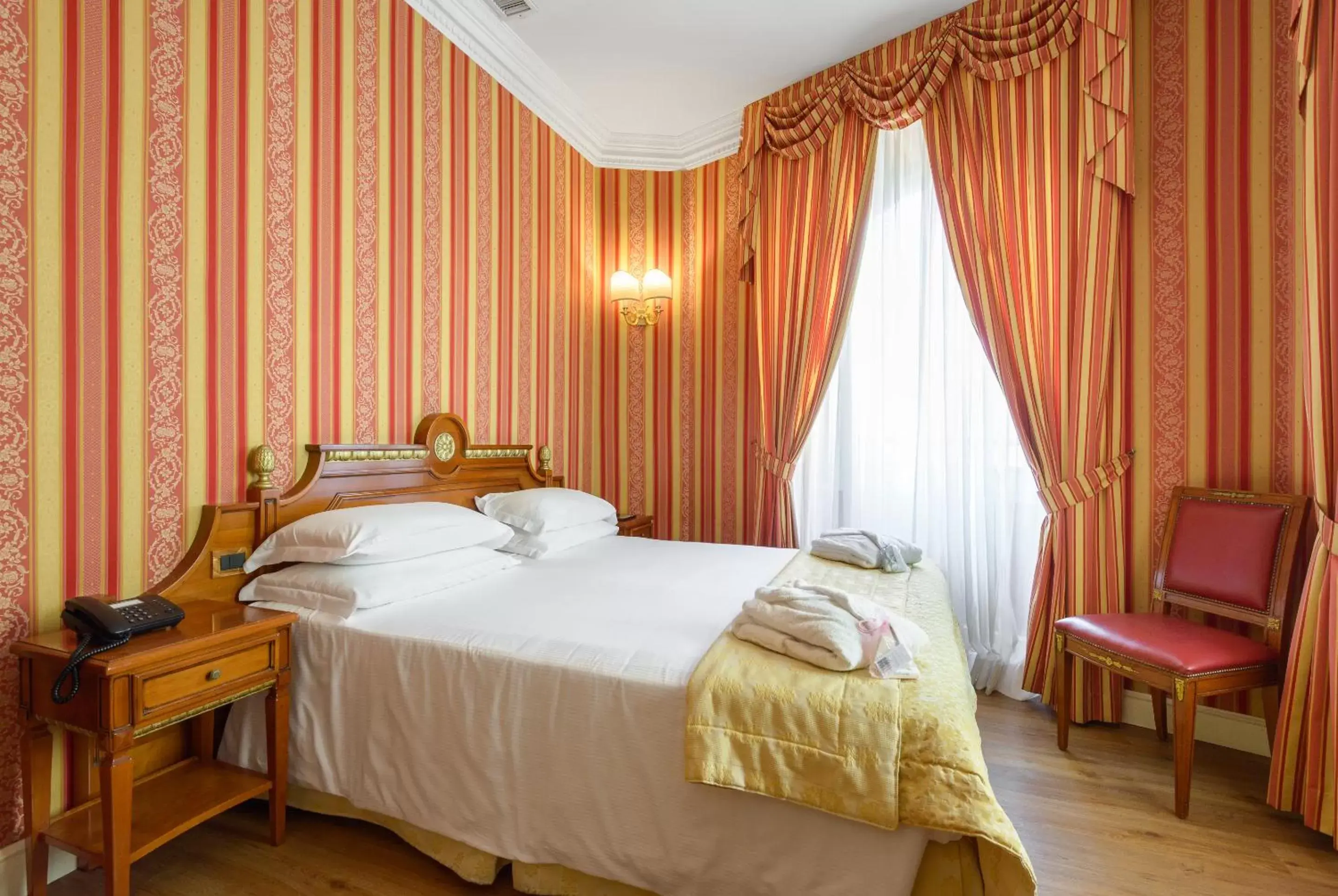 Bedroom, Bed in Gambrinus Hotel