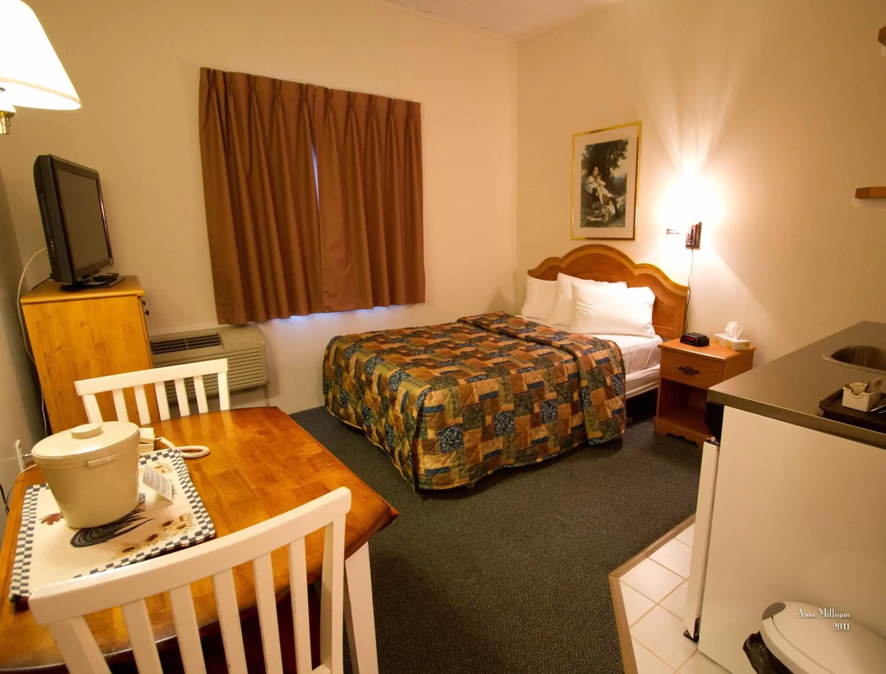 Photo of the whole room, Bed in Hotel Port Aux Basques