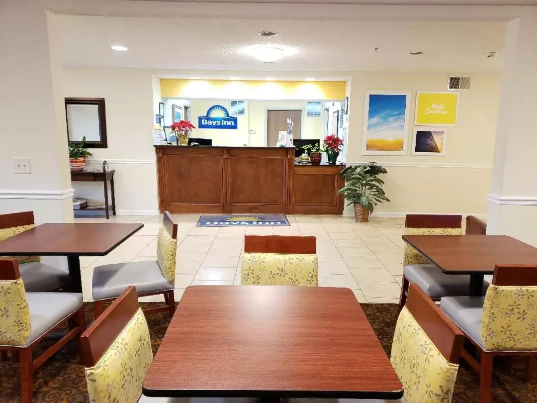 Restaurant/Places to Eat in Days Inn by Wyndham Greensboro NC