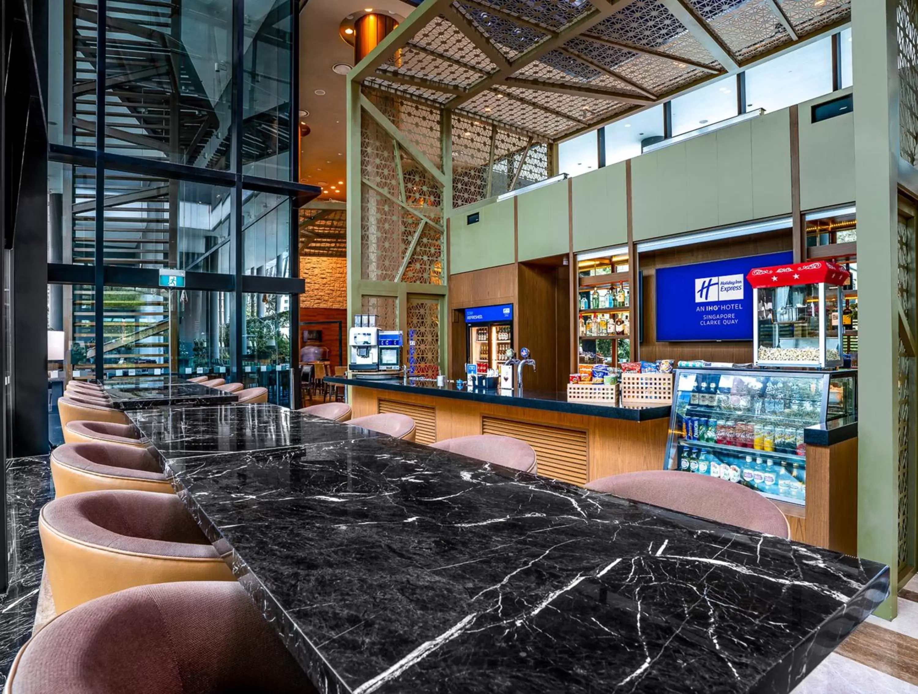 Lounge or bar in Holiday Inn Express Singapore Clarke Quay by IHG Lounge or bar in Holiday Inn Express Singapore Clarke Quay by IHG