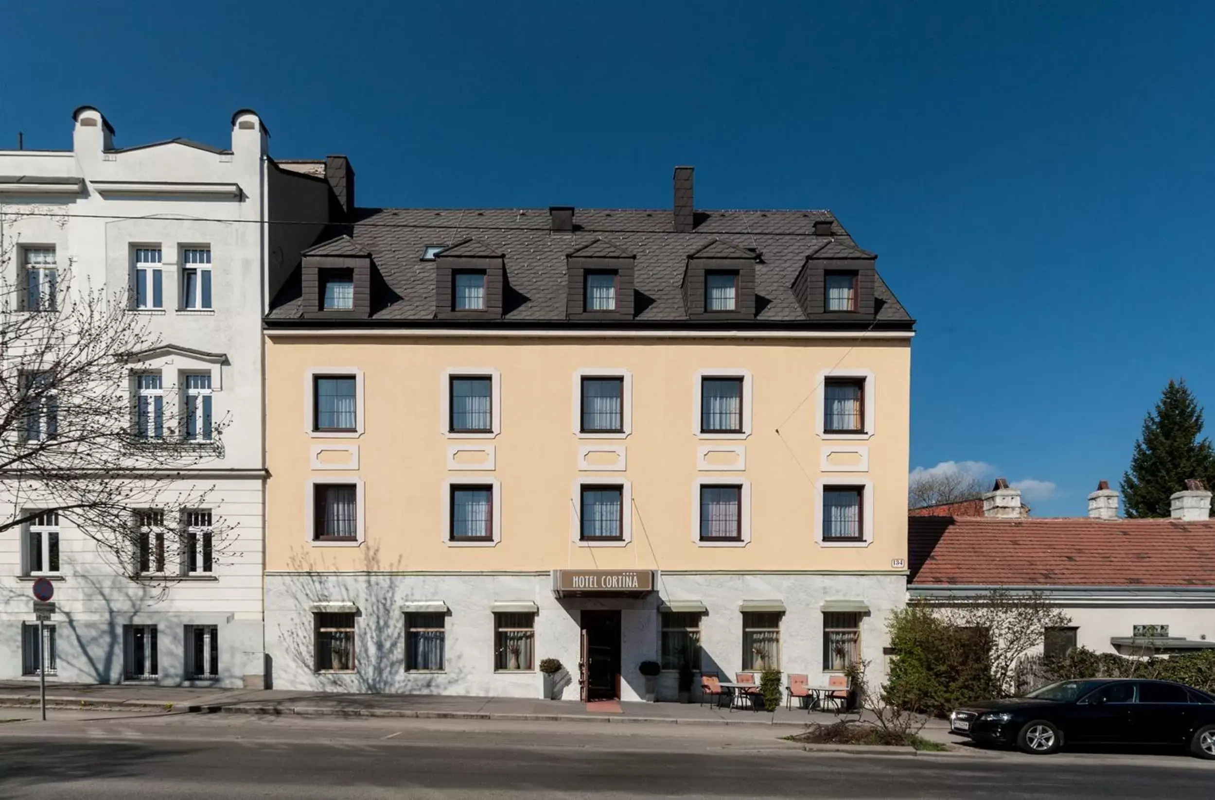 Facade/entrance, Property Building in Club Hotel Cortina