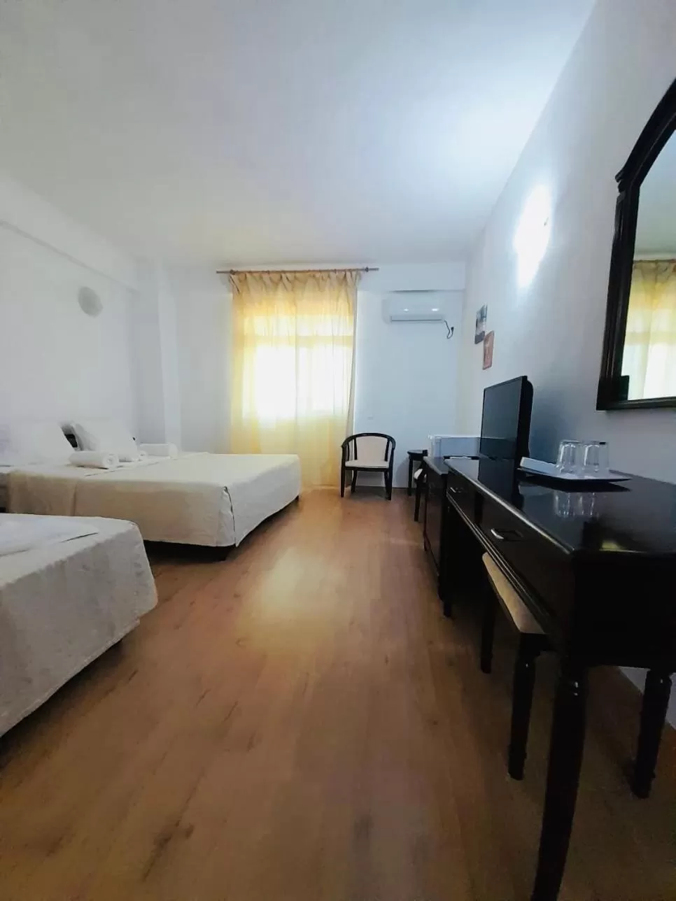 Photo of the whole room, Bed in Perla