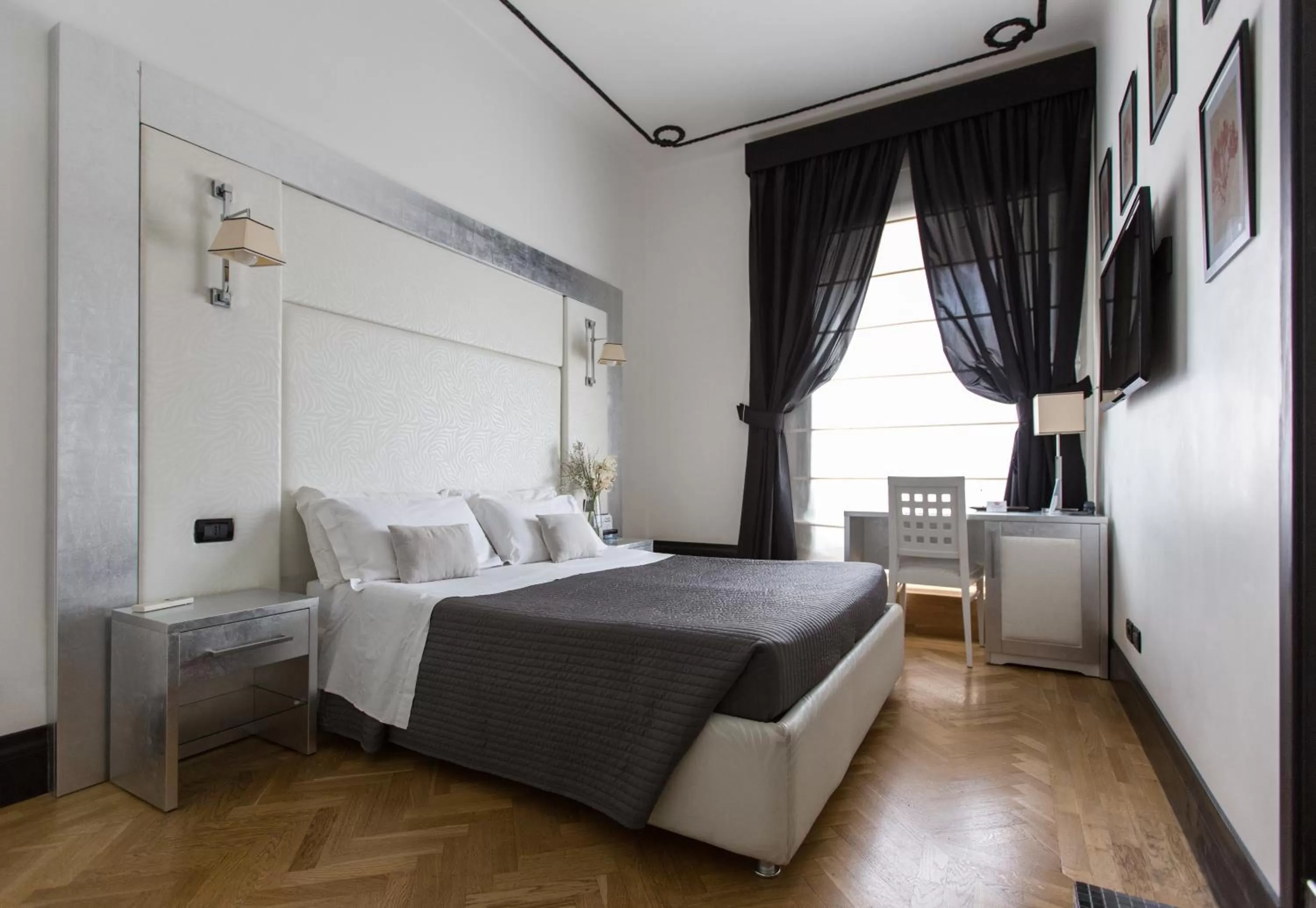Photo of the whole room, Bed in Residenza Scipioni Luxury B&B