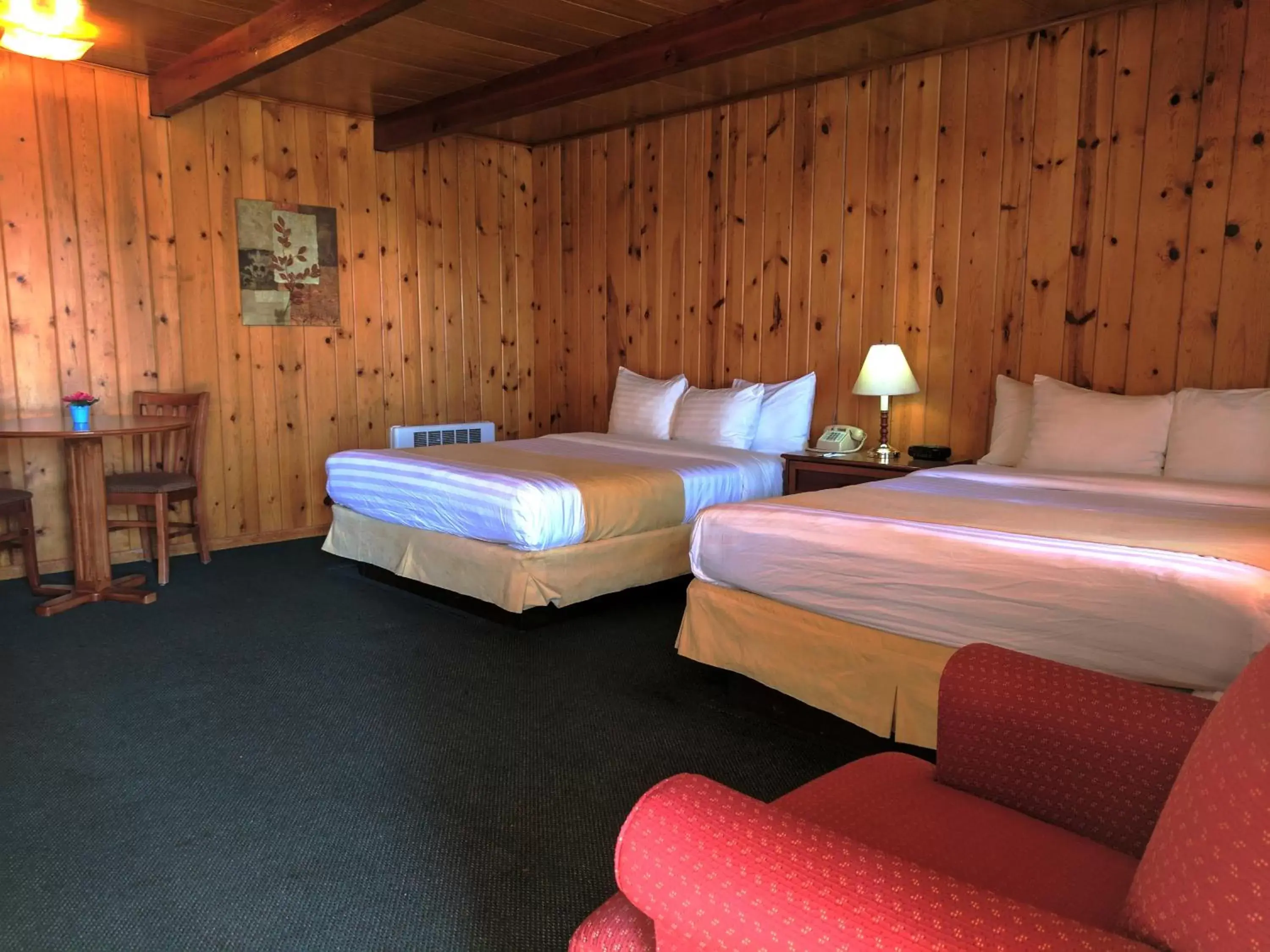 Decorative detail, Bed in Prospector Motor Lodge