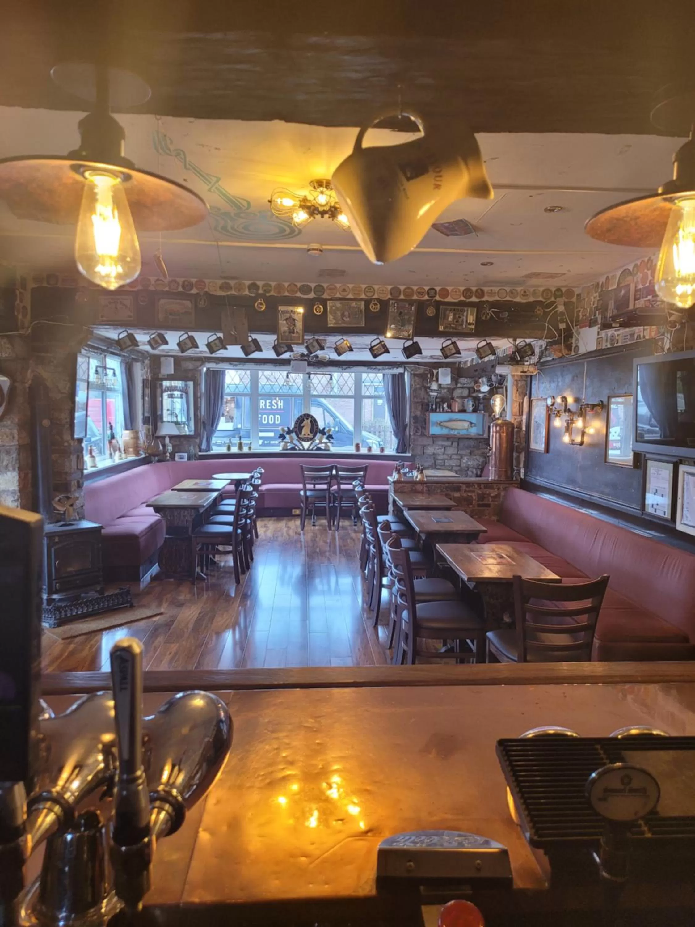 the jackdaw pub SELF CATERING STATIC CARAVAN free breakfast supplied