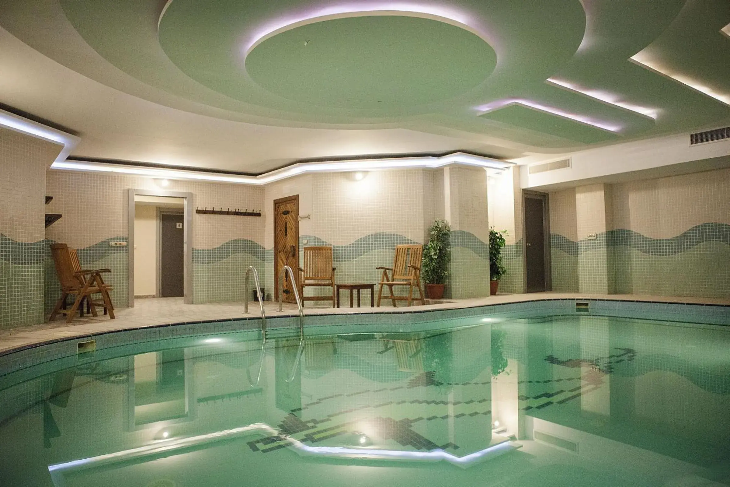 Swimming Pool in Bilek Istanbul Hotel