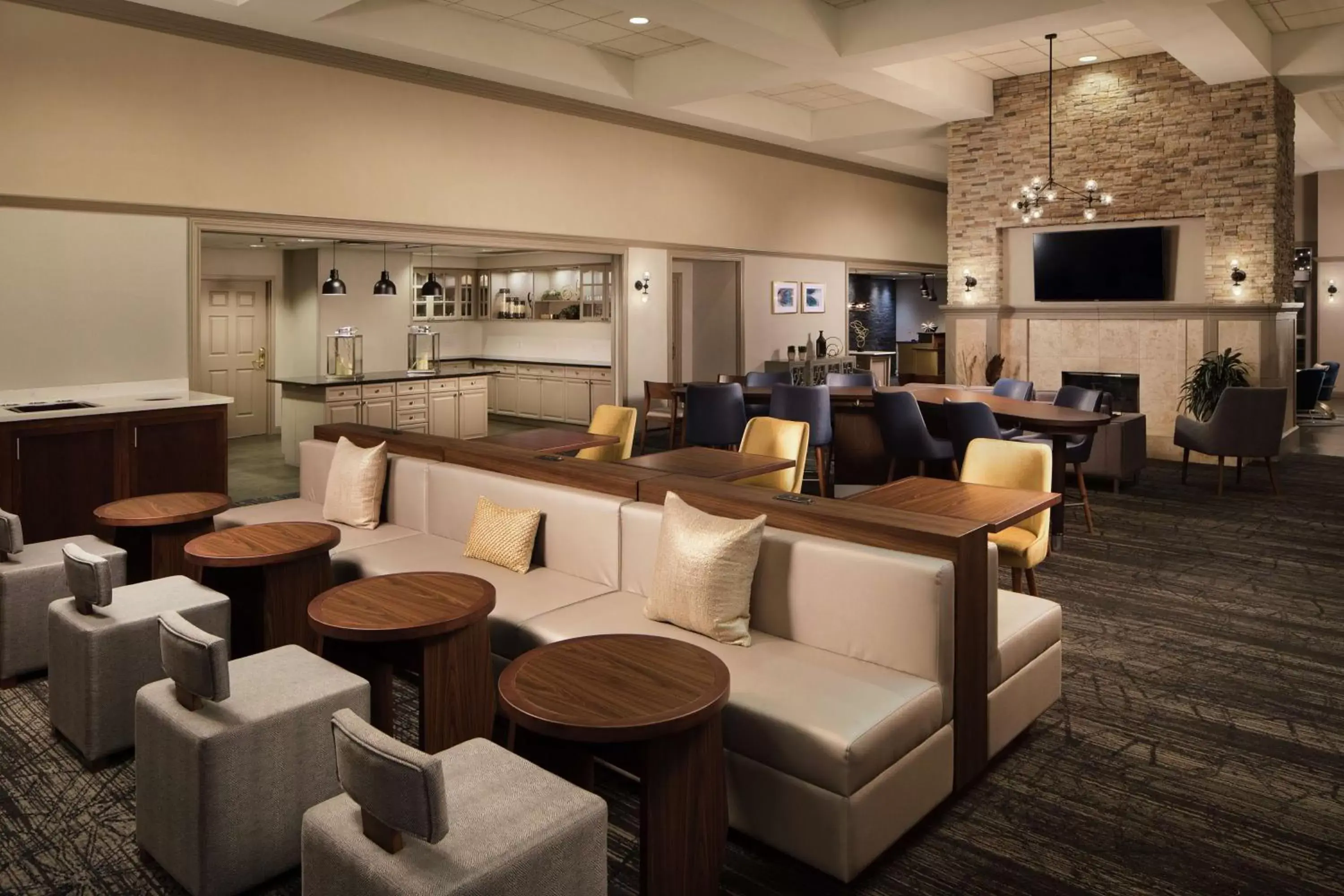 Lobby or reception, Lounge/Bar in Homewood Suites by Hilton Lubbock