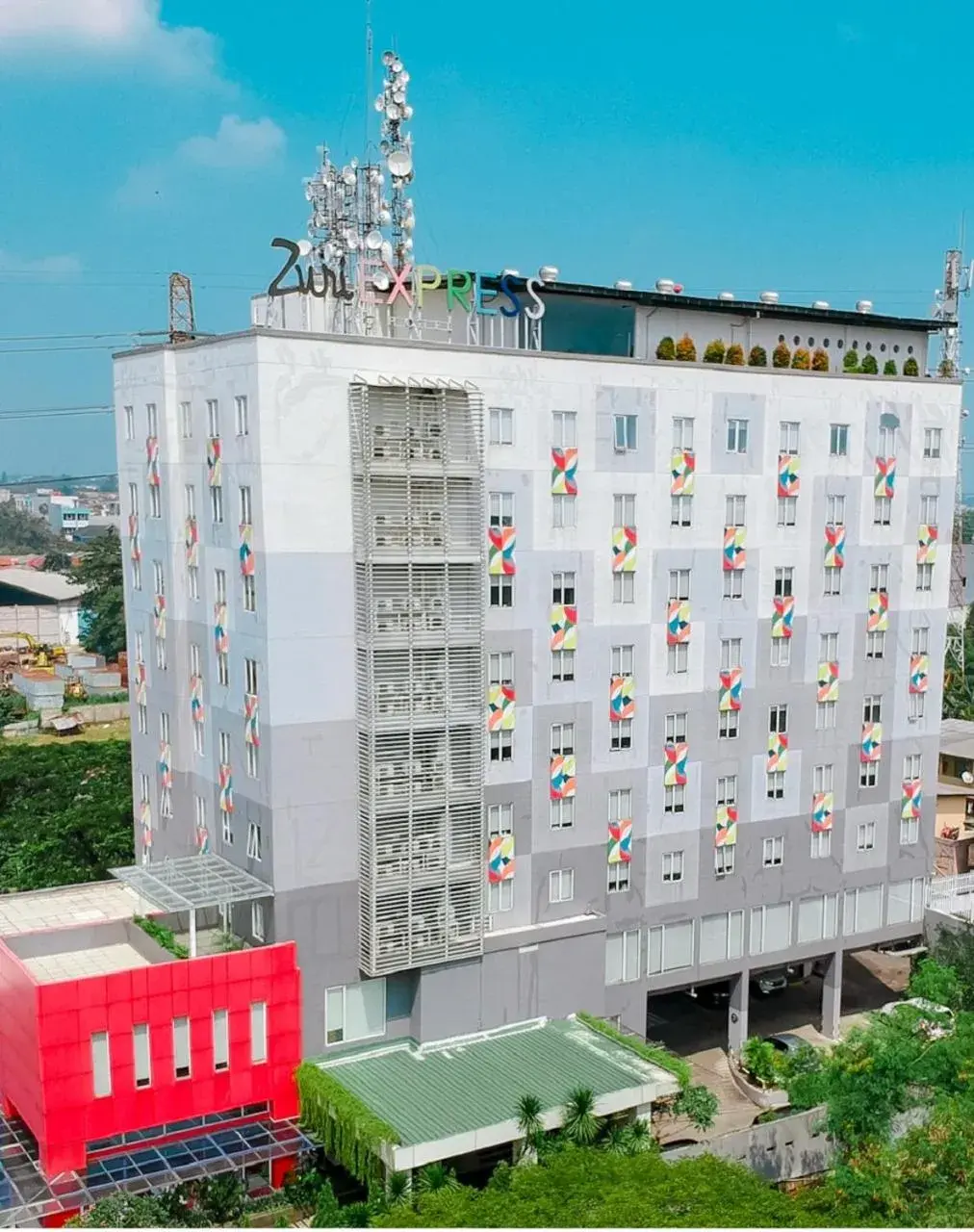 Property building in Zuri Express Lippo Cikarang Property building in Zuri Express Lippo Cikarang