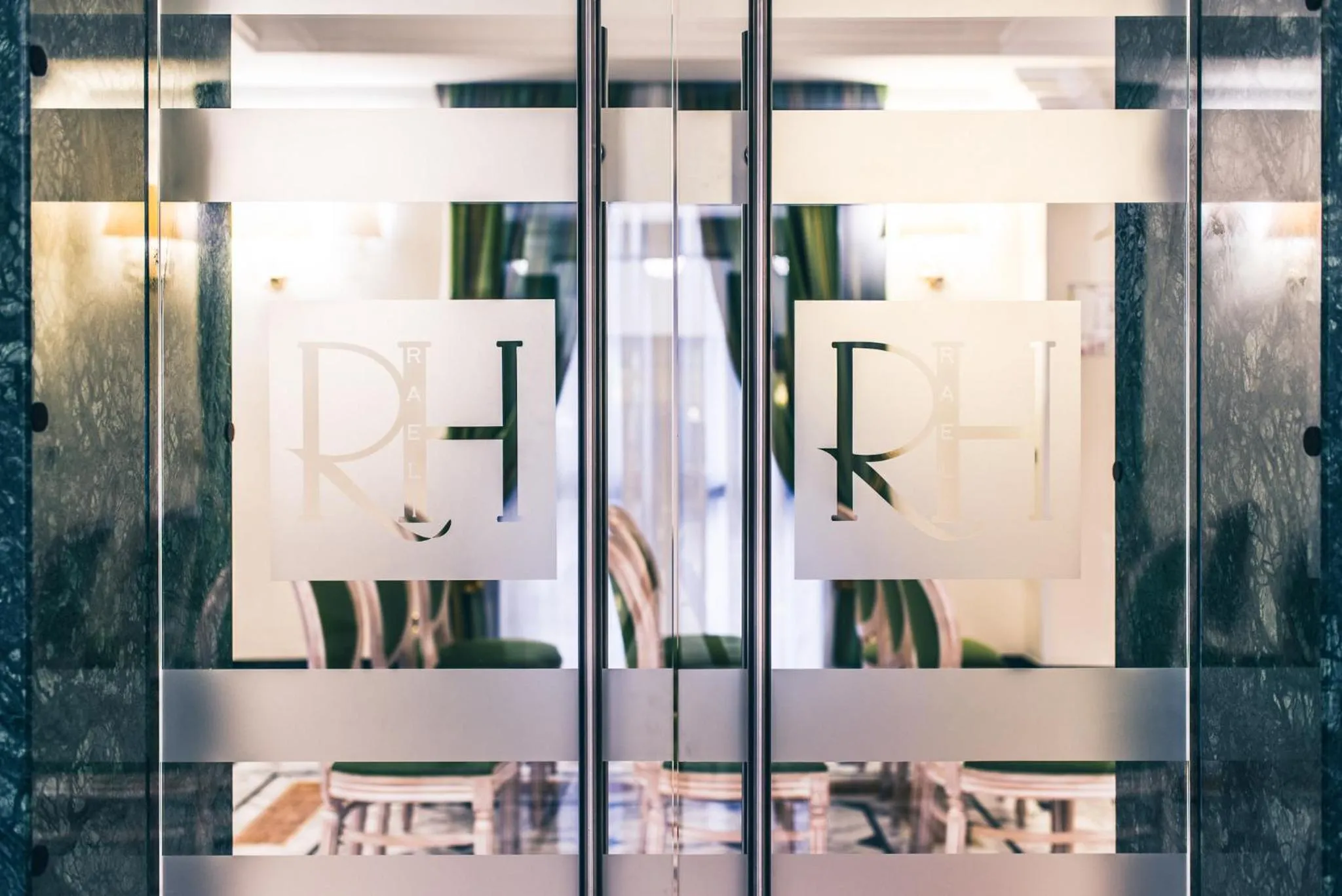 Meeting/conference room in Raeli Hotel Regio