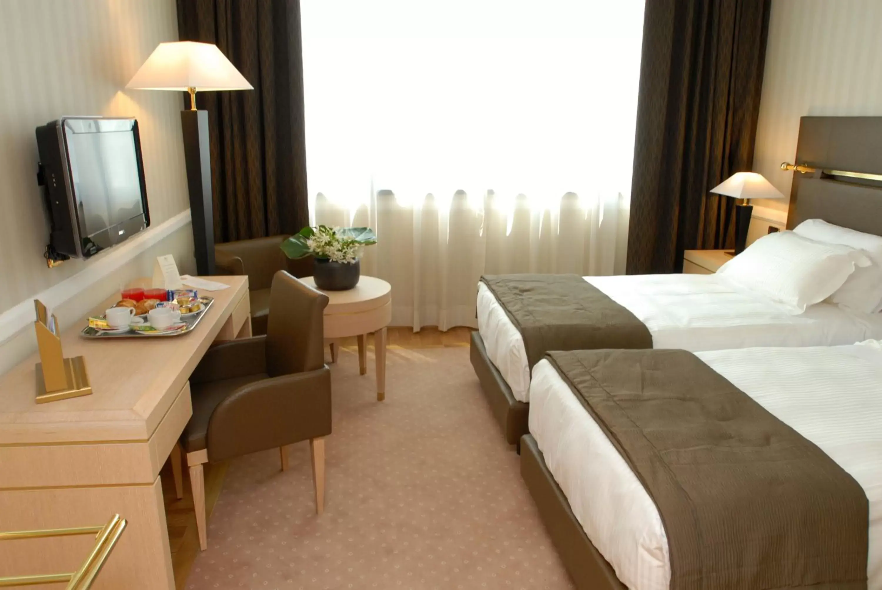 Photo of the whole room, Bed in Grand Hotel Duca Di Mantova Photo of the whole room, Bed in Grand Hotel Duca Di Mantova