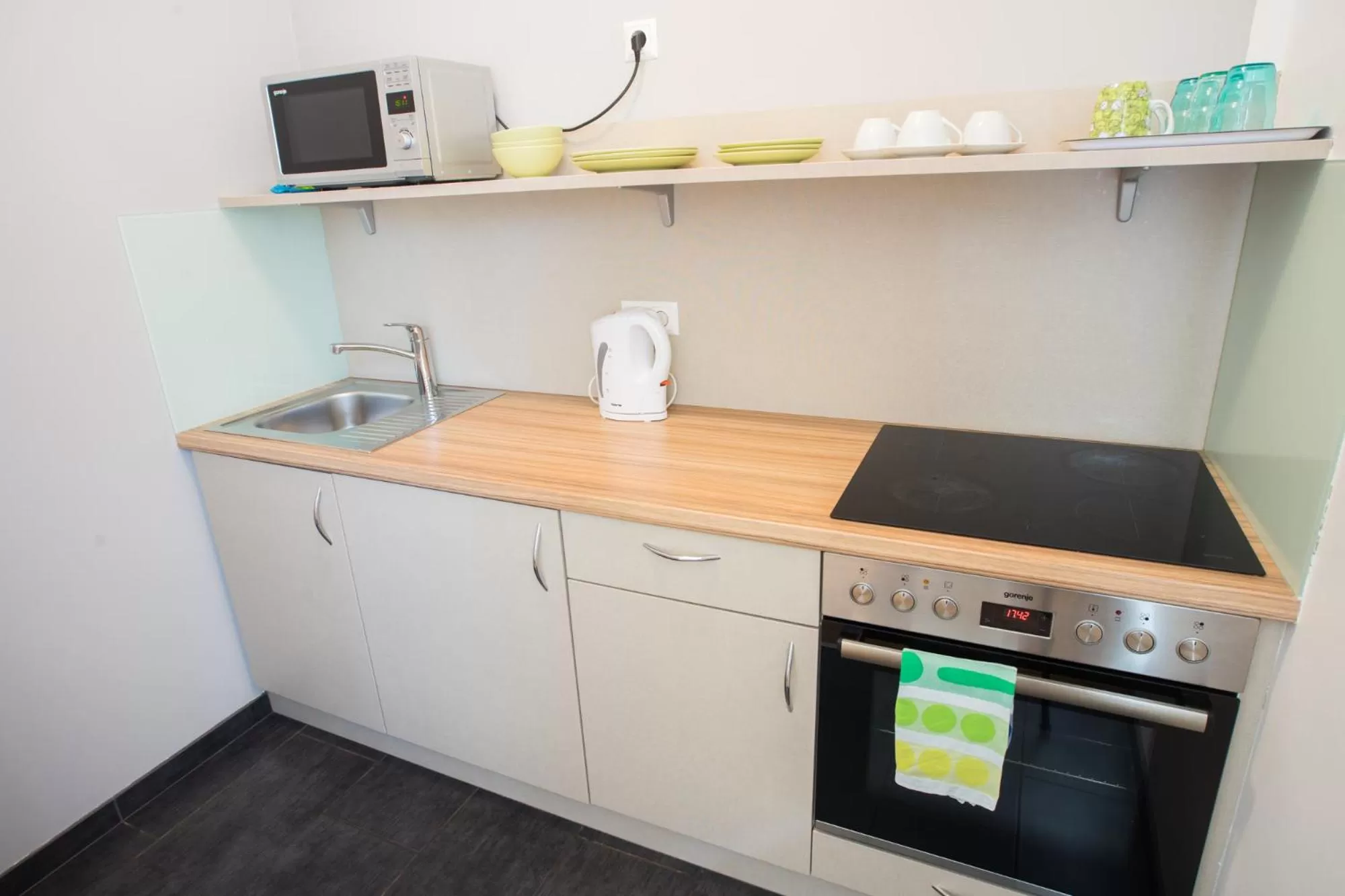 Kitchen or kitchenette in motel22 Parkplatz inklusive