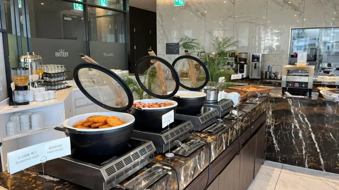 Breakfast, Restaurant/Places to Eat in HOTEL in 9 Gangnam