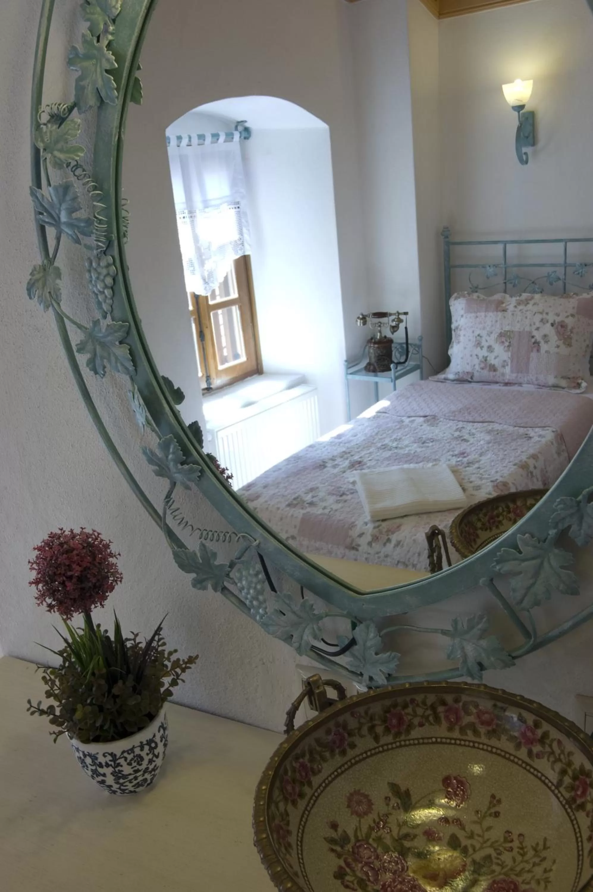 Bed in Hotel Des Etrangers - Special Category