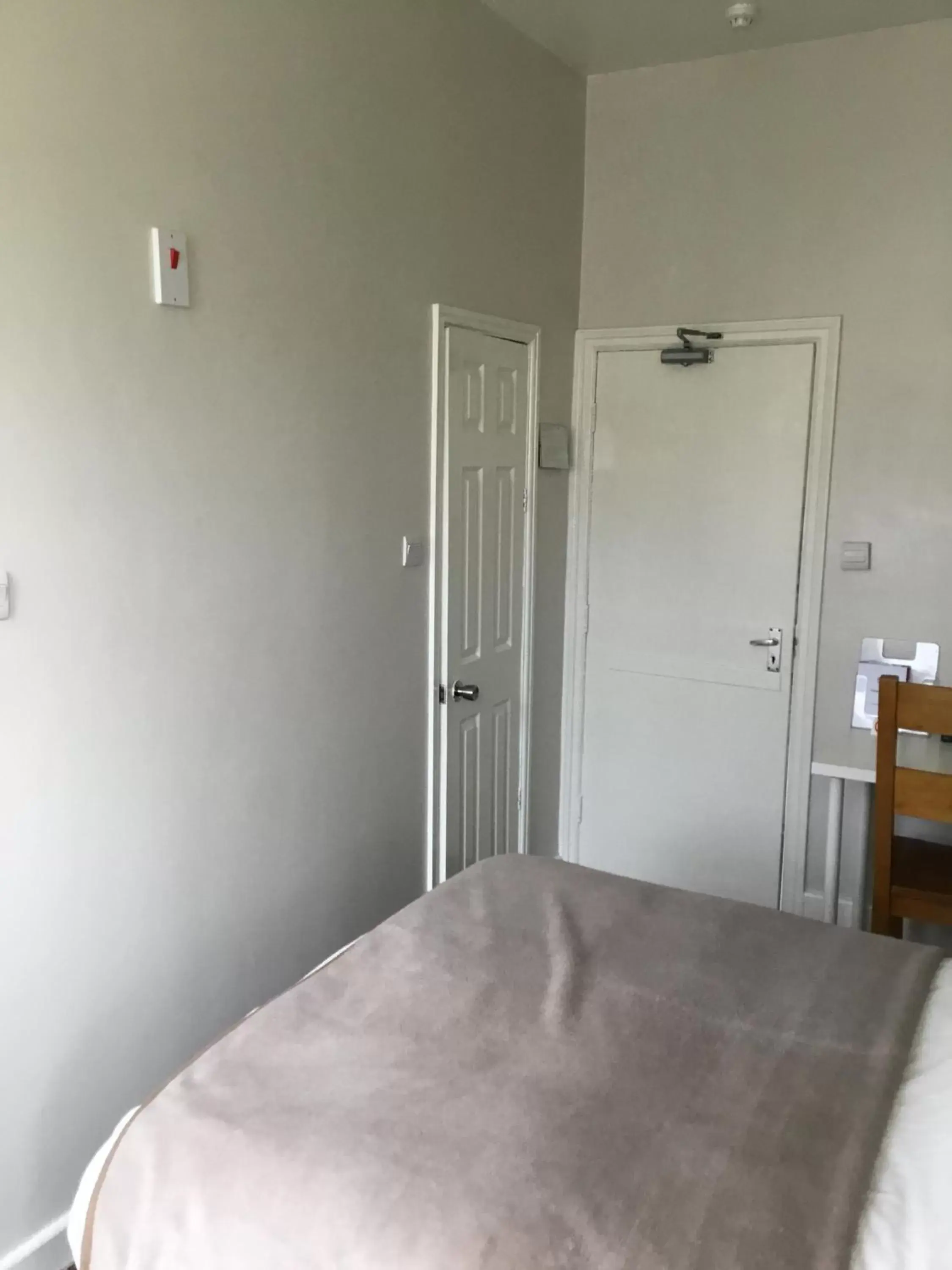 Bedroom, Bathroom in Dene House