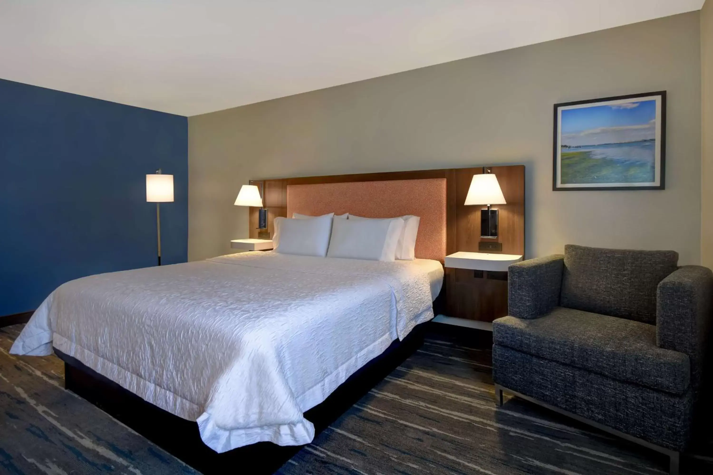 Bed in Hampton Inn Potomac Mills Woodbridge