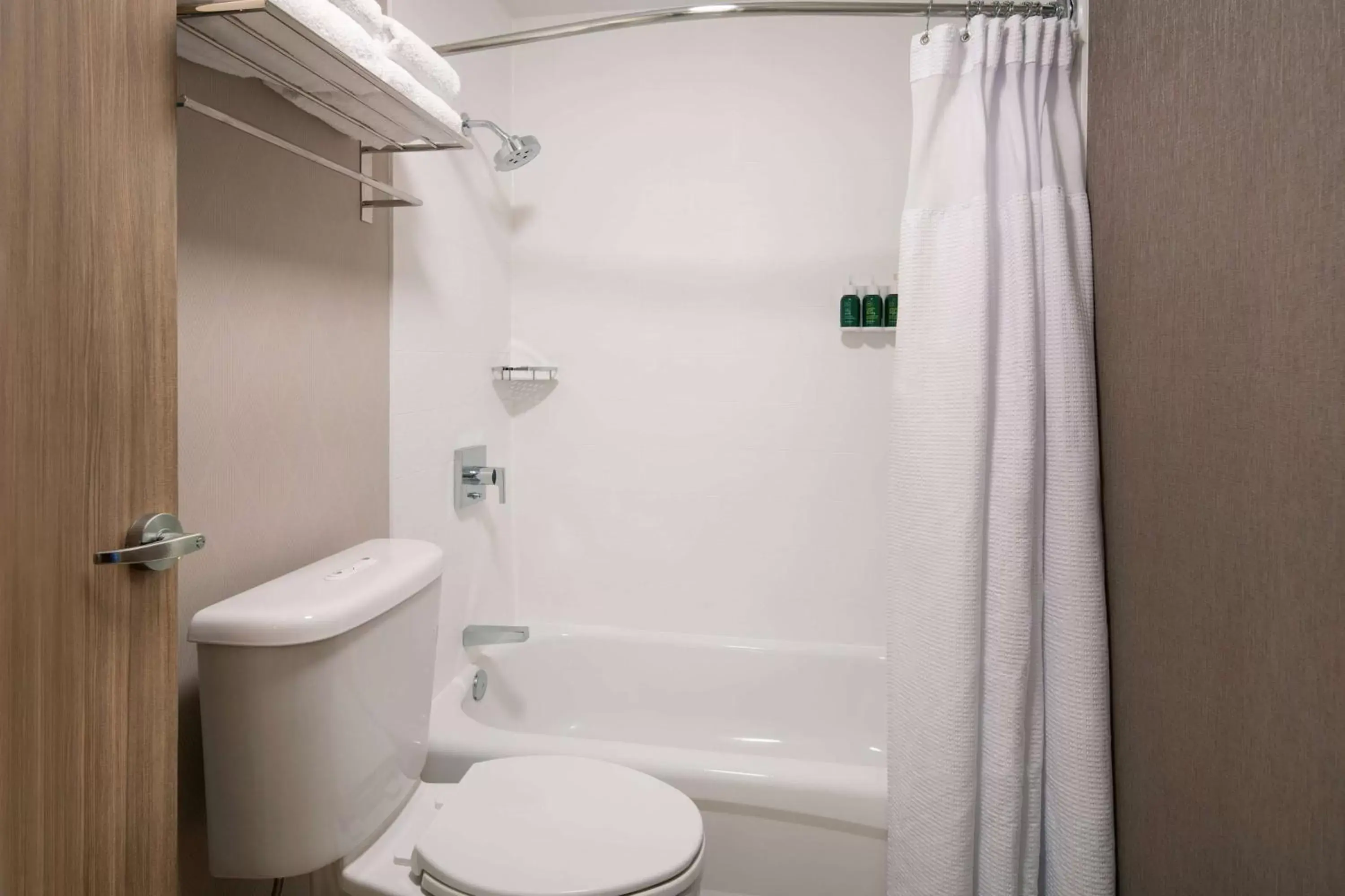 Bathroom in Sonesta Select Seattle Renton Suites
