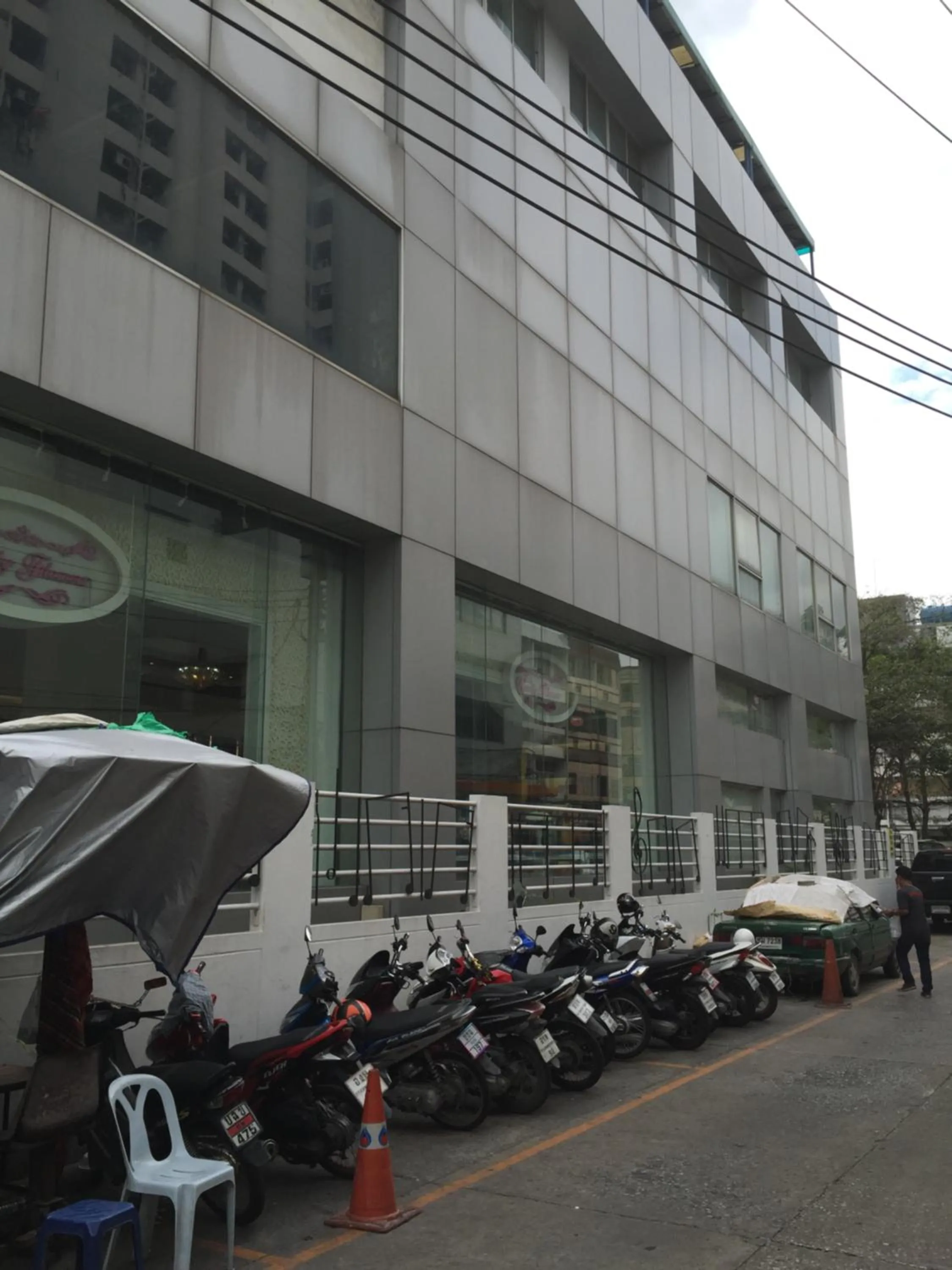 Street view in Glur Central Pratunam