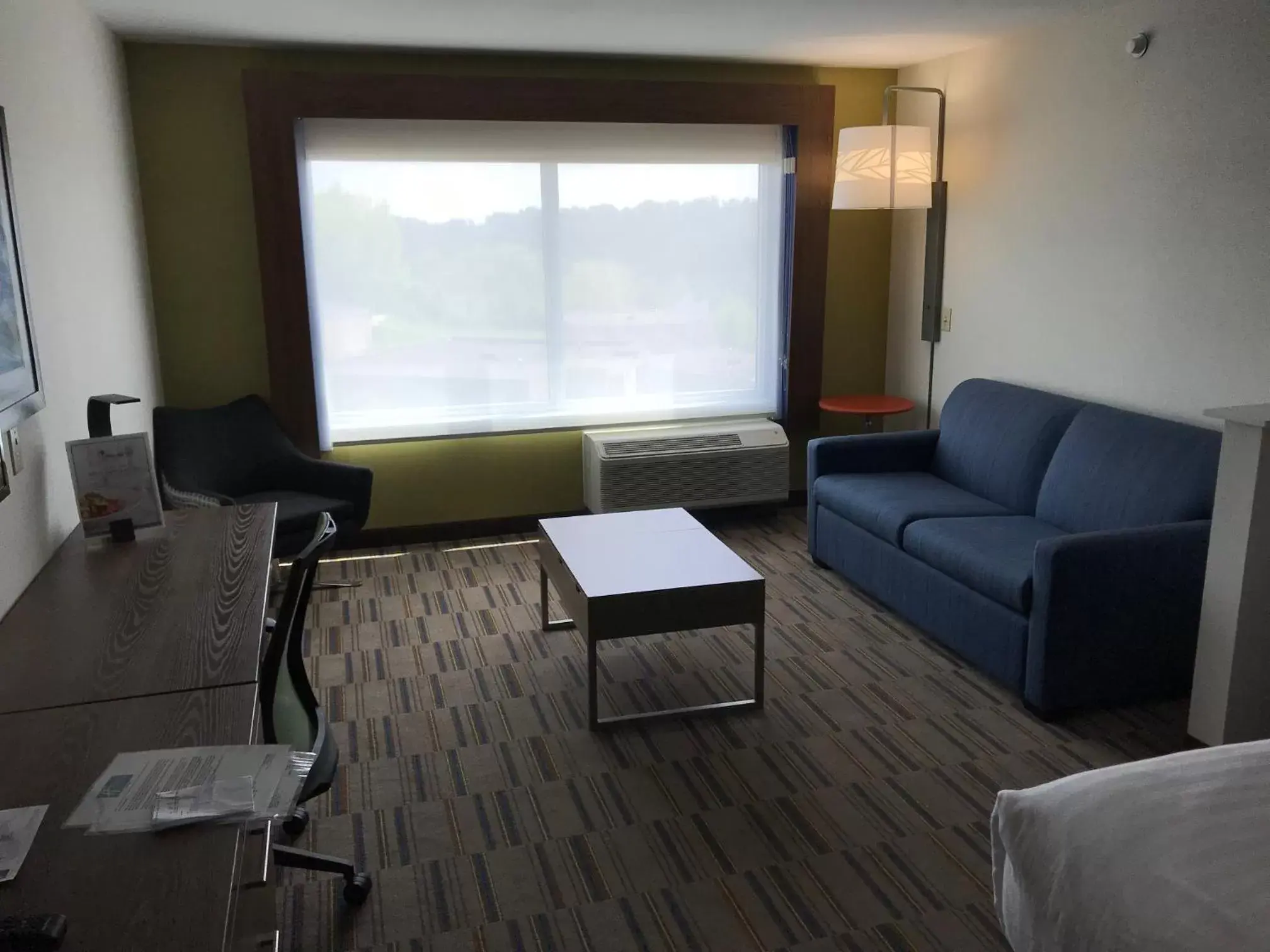 Seating Area in Holiday Inn Express & Suites - Pittsburgh - Monroeville, an IHG Hotel