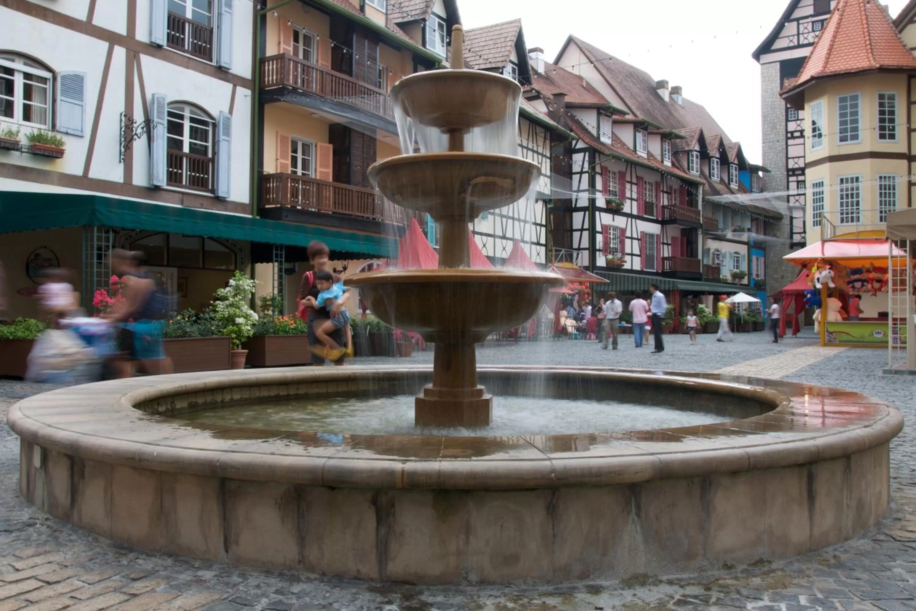 Area and facilities in Colmar Tropicale