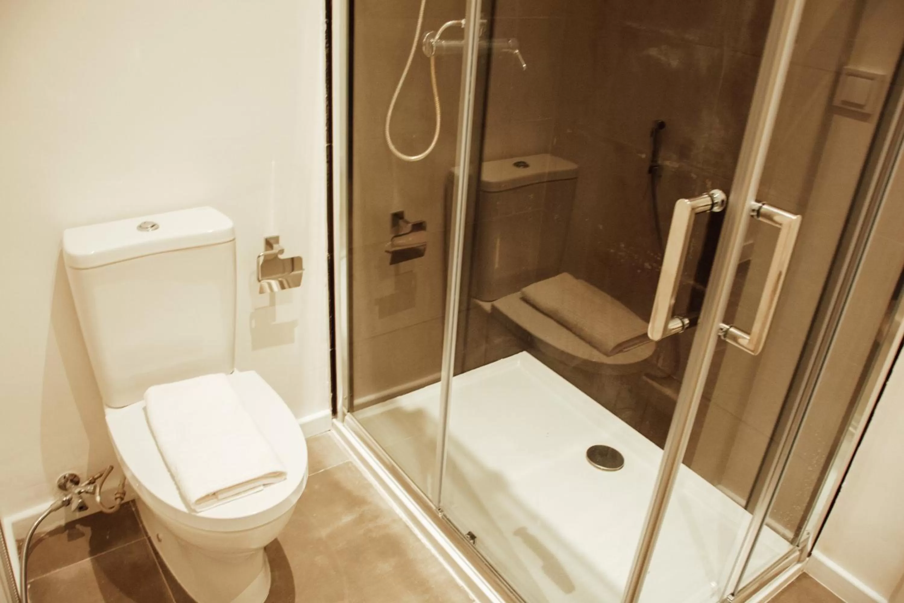 Bathroom in Le Premier Lisbon Suites