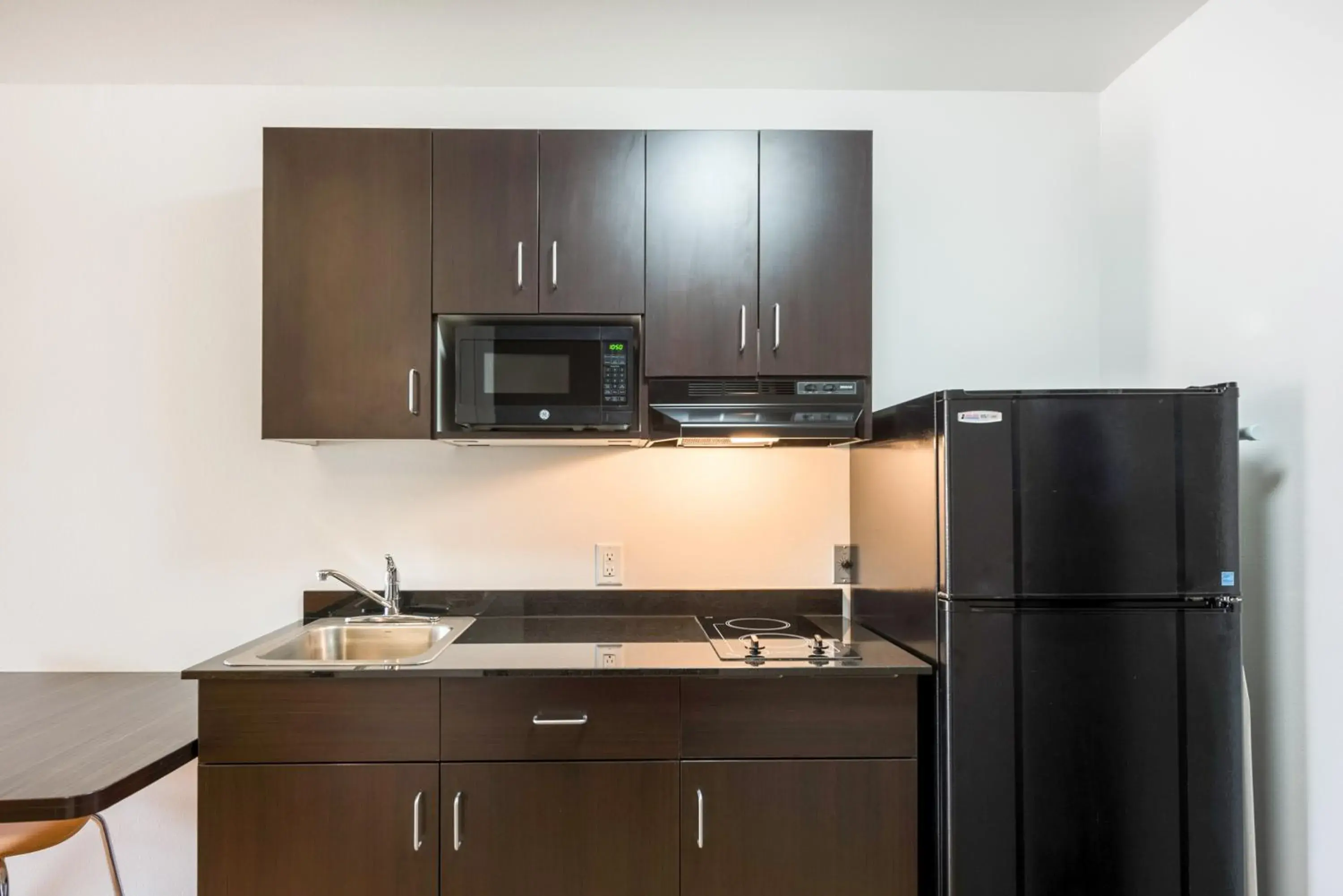 Kitchen or kitchenette, Kitchen/Kitchenette in Studio 6-Mccarran, NV - Sparks - Tahoe - Reno Industrial Center