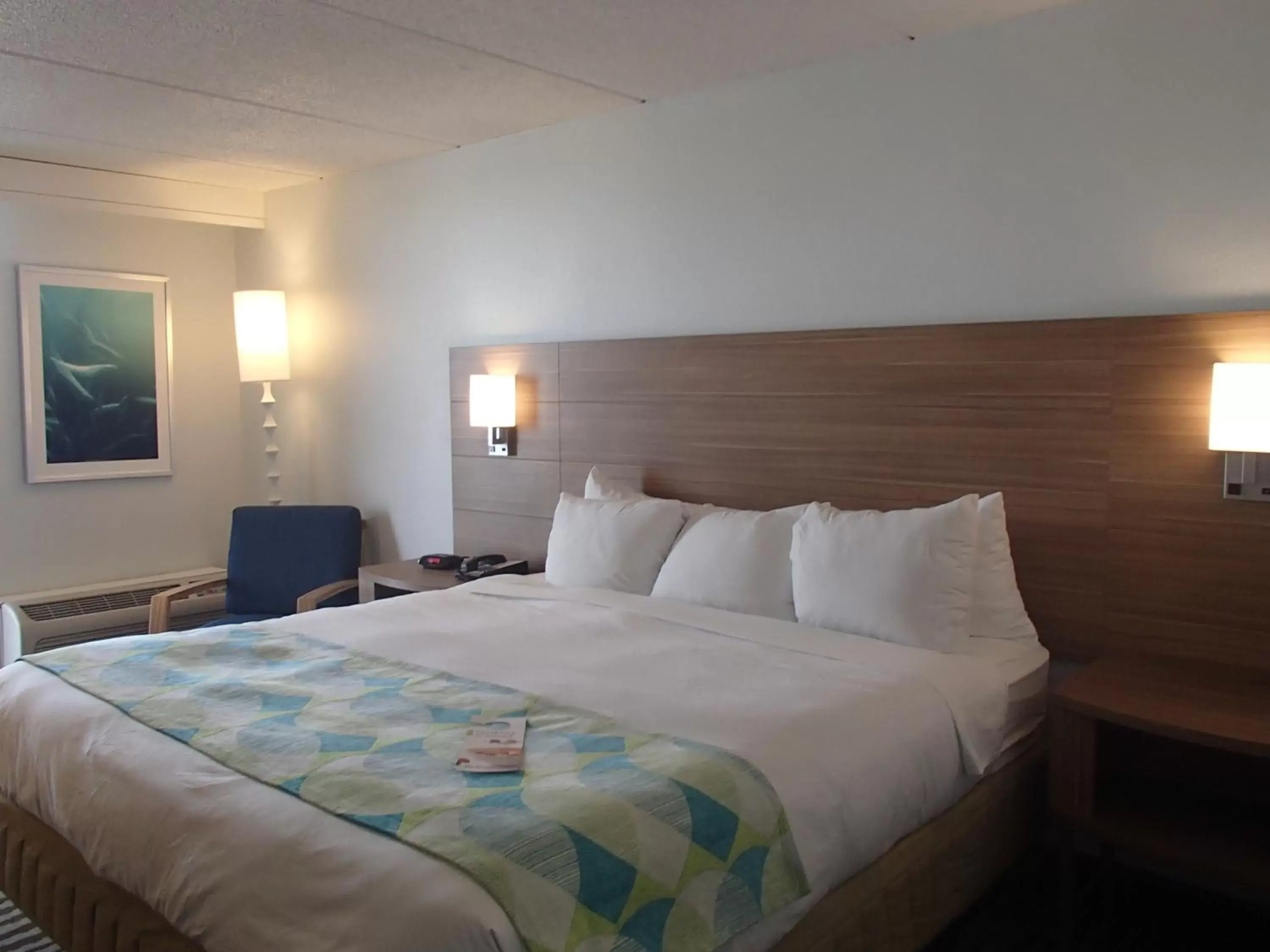 Property building, Bed in DoubleTree by Hilton Corpus Christi Beachfront