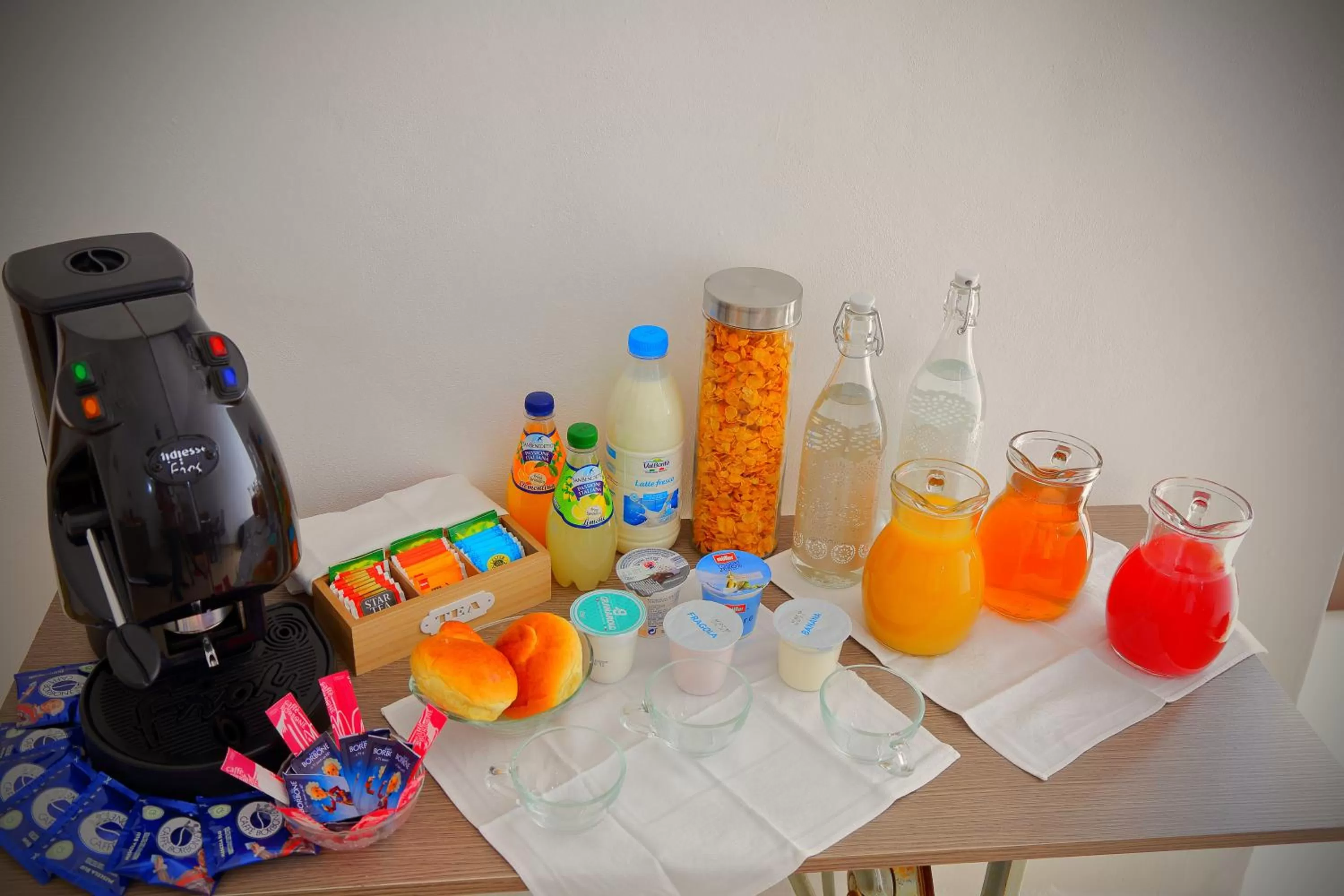 Communal lounge/ TV room in B&B Il Melograno Antico con Terrazza e Giardino