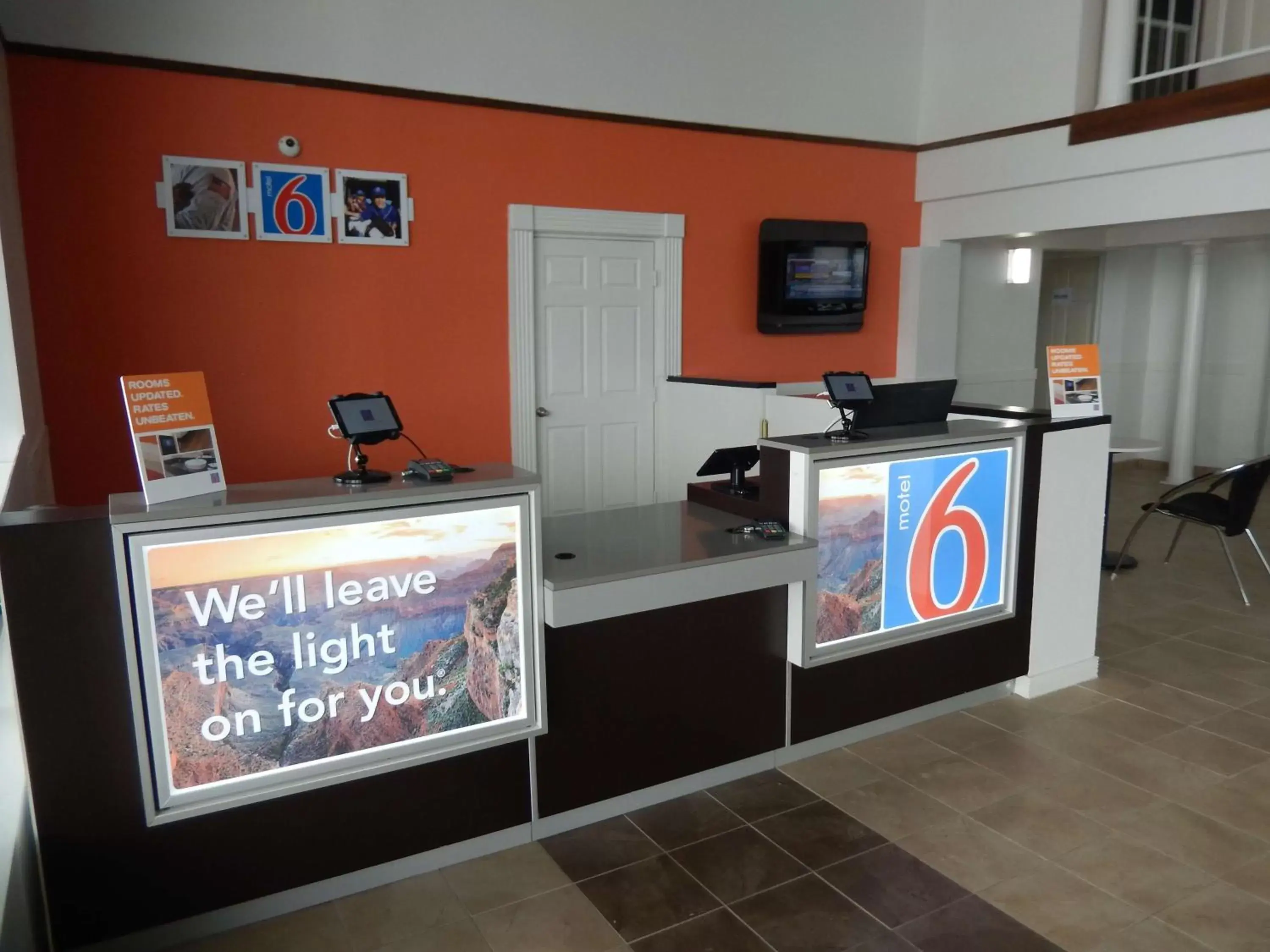 Communal lounge/ TV room, Lobby/Reception in Motel 6-Portland, TX