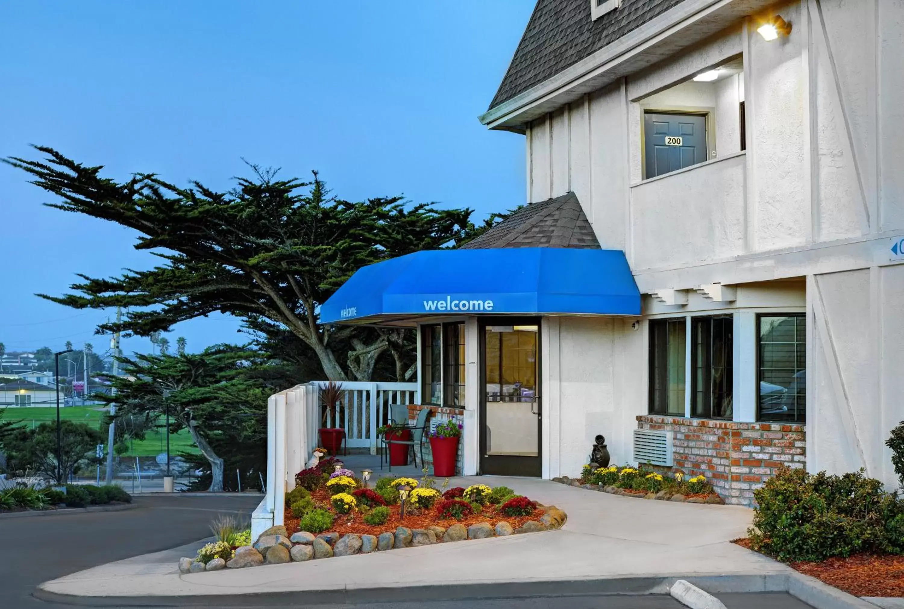 Property Building in Motel 6-Marina, CA - Monterey