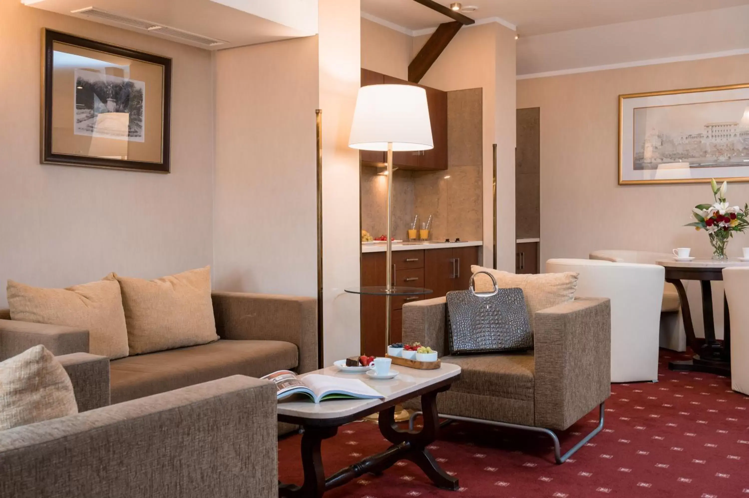 Living room, Seating Area in Booking Hotel Crown Piast & Spa