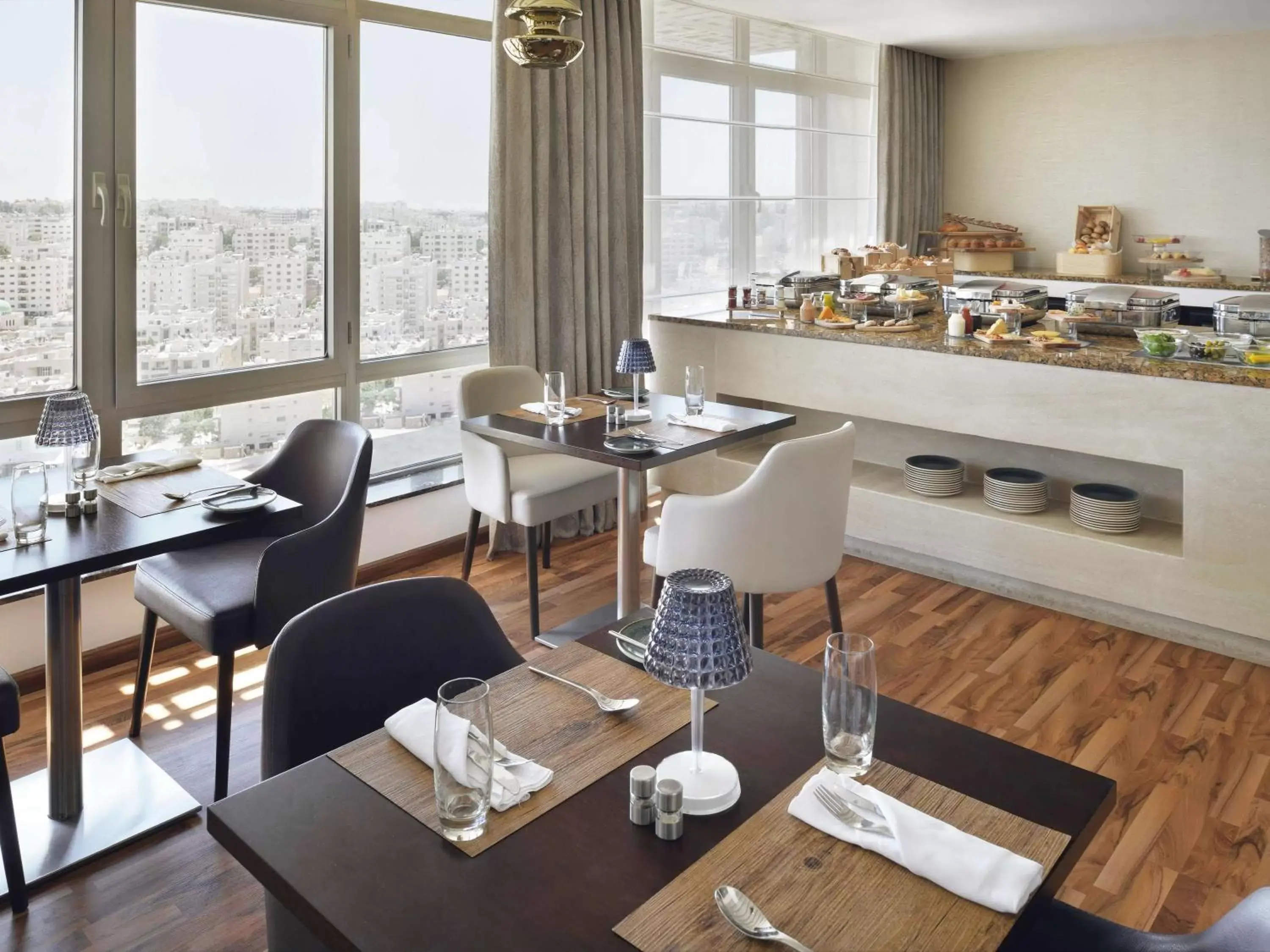 Restaurant/Places to Eat in Mövenpick Hotel Amman