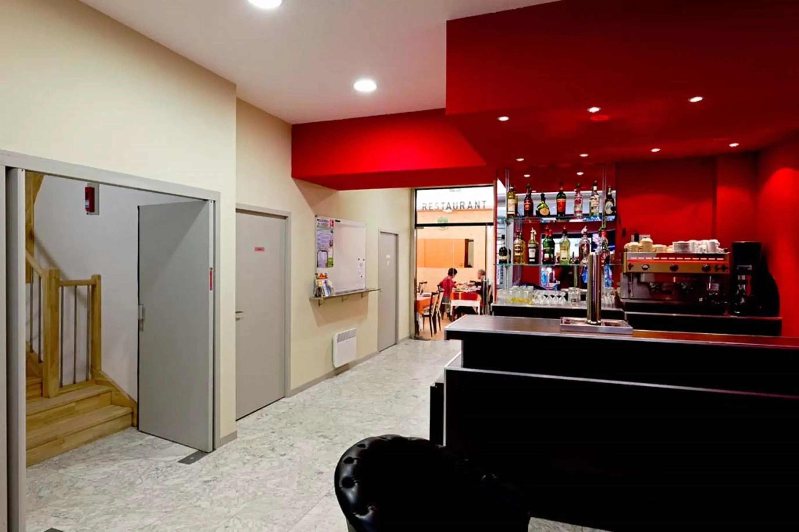 Lounge or bar in Hôtel Saint Etienne Lounge or bar in Hôtel Saint Etienne