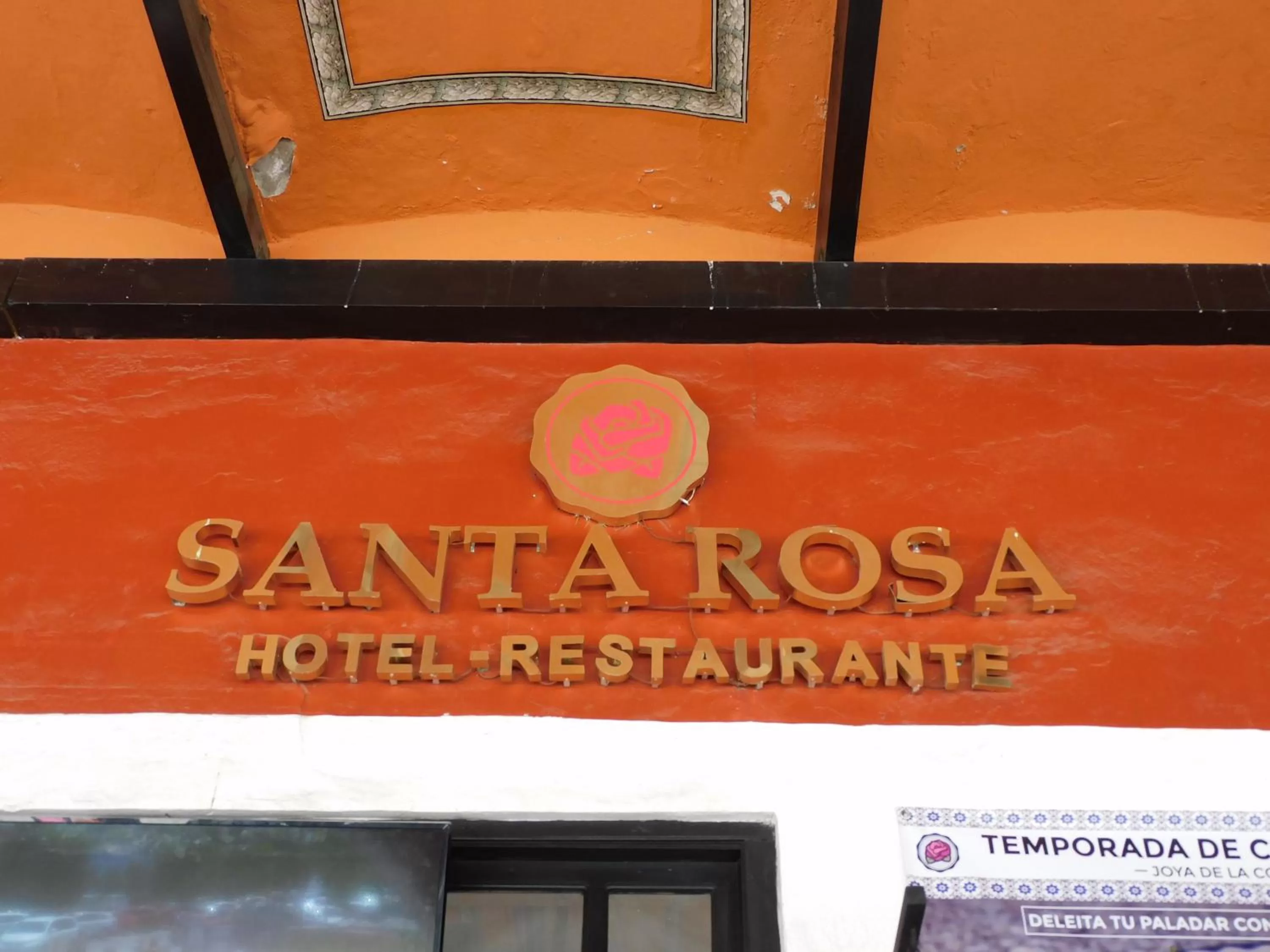 Logo/Certificate/Sign in Hotel Santa Rosa