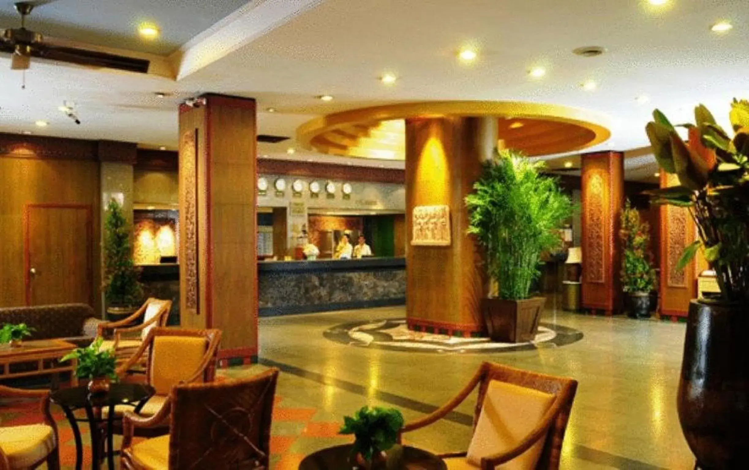 Lobby or reception, Restaurant/Places to Eat in Golden Beach Hotel Pattaya