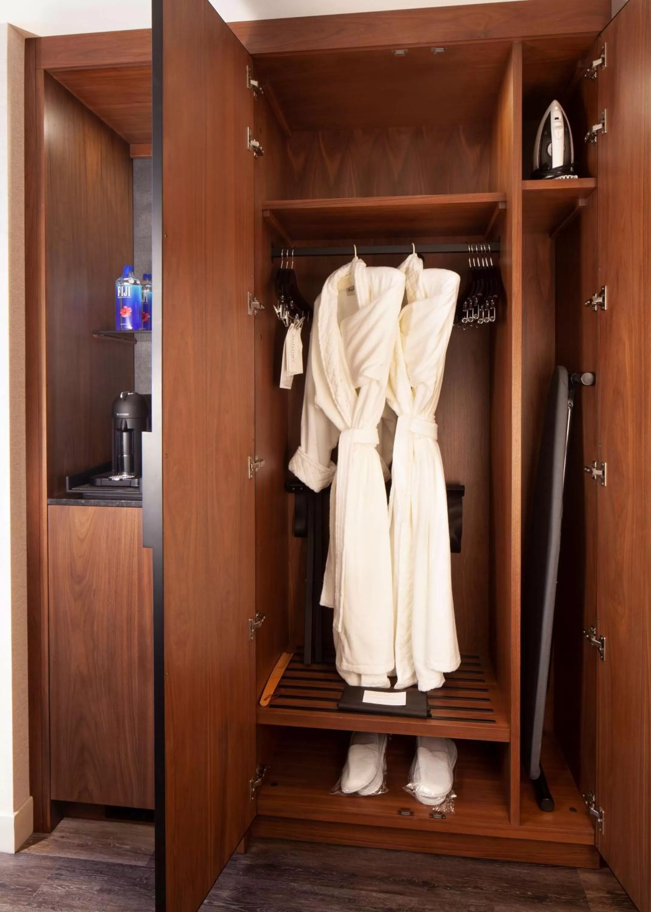 Photo of the whole room in Grand Hyatt Nashville